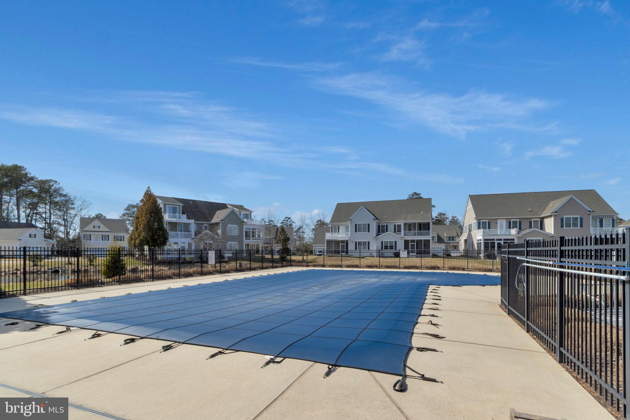 THE SEASONS - Residential