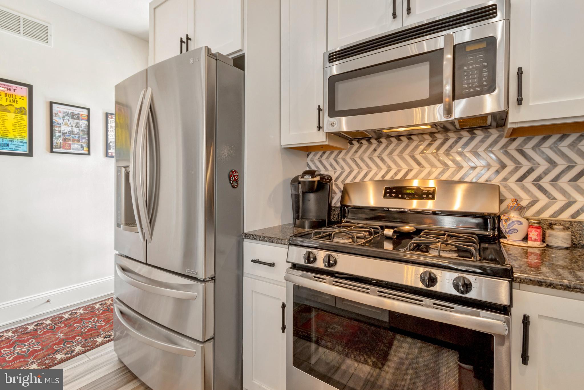 THE SEASONS - Residential