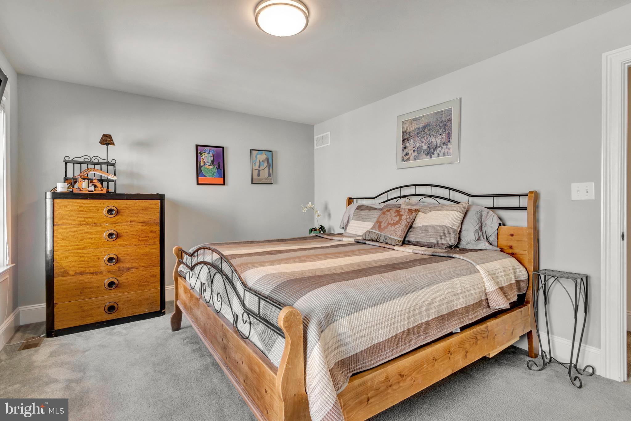 THE SEASONS - Residential