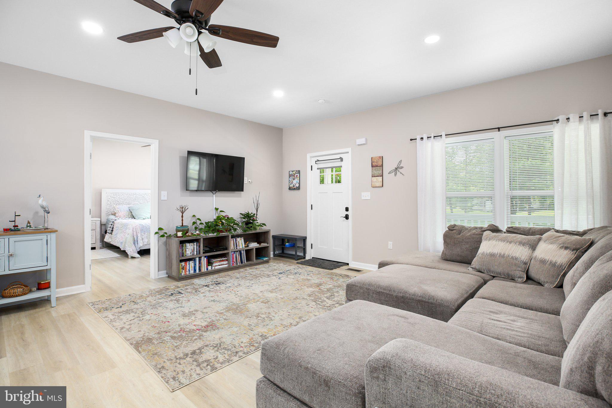 GLEBE HARBOR - Residential