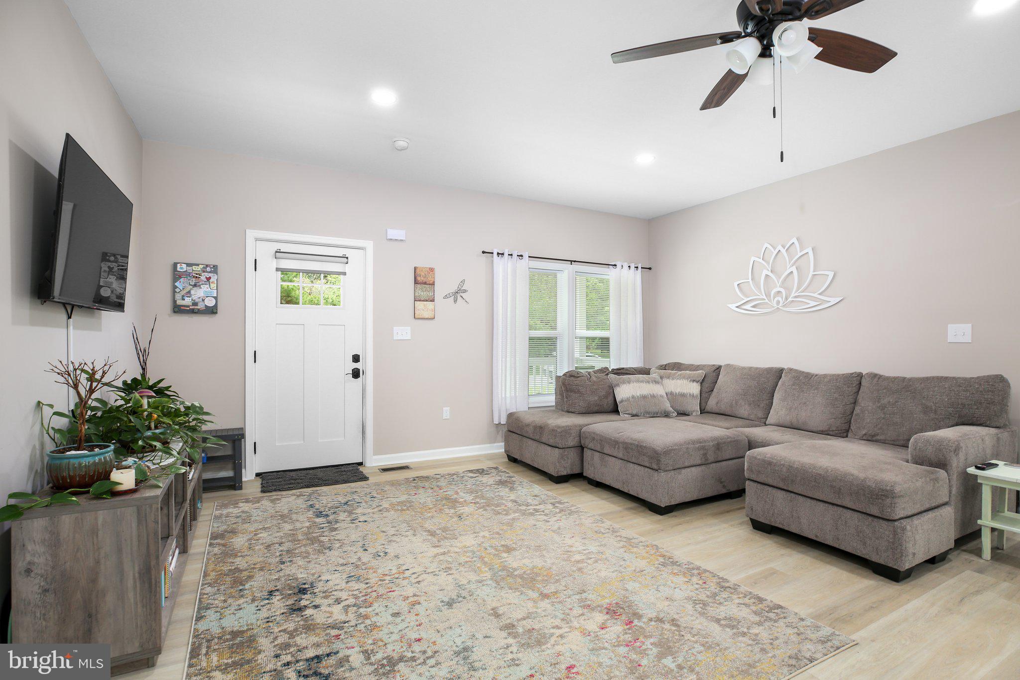 GLEBE HARBOR - Residential