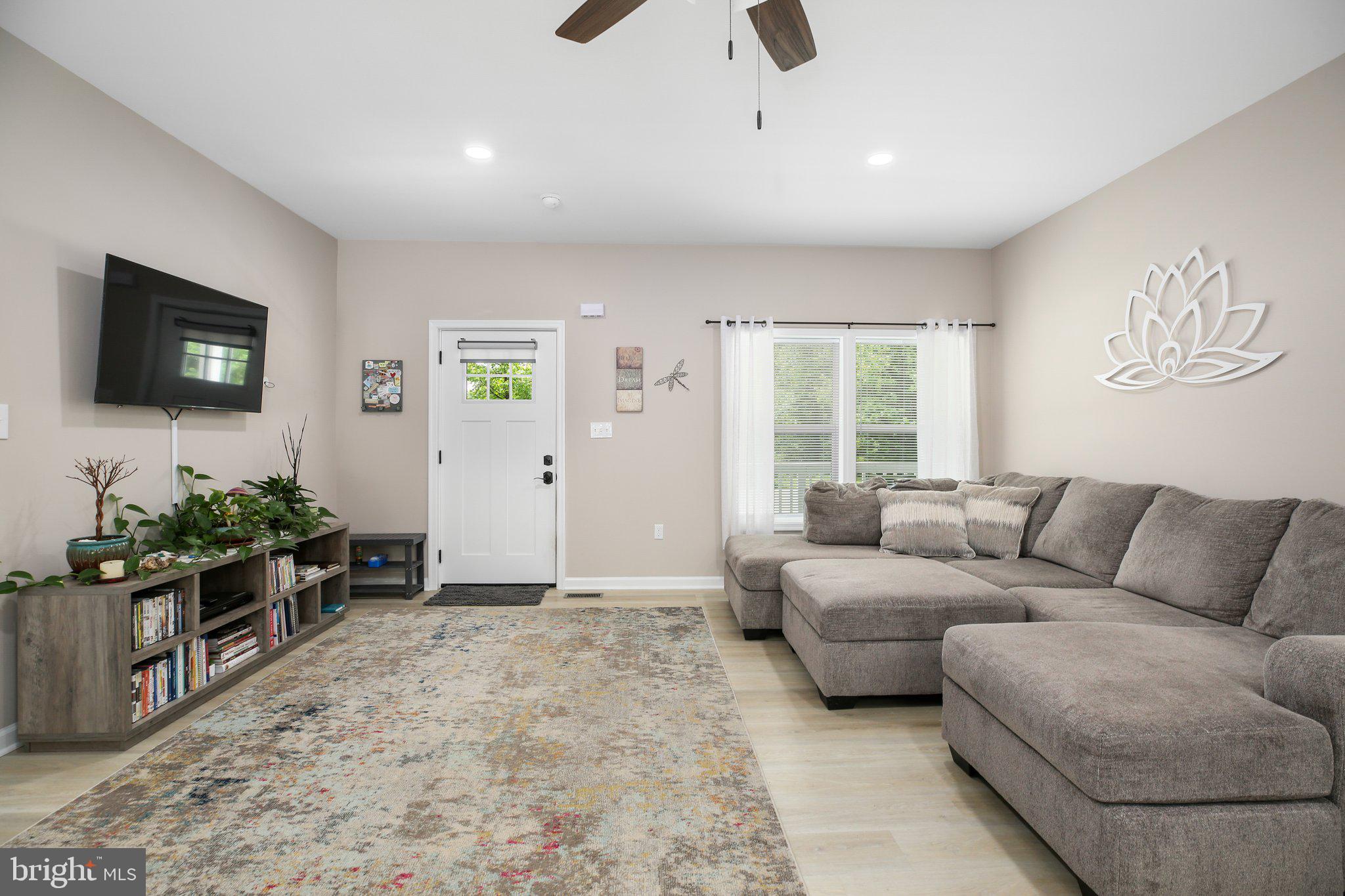 GLEBE HARBOR - Residential