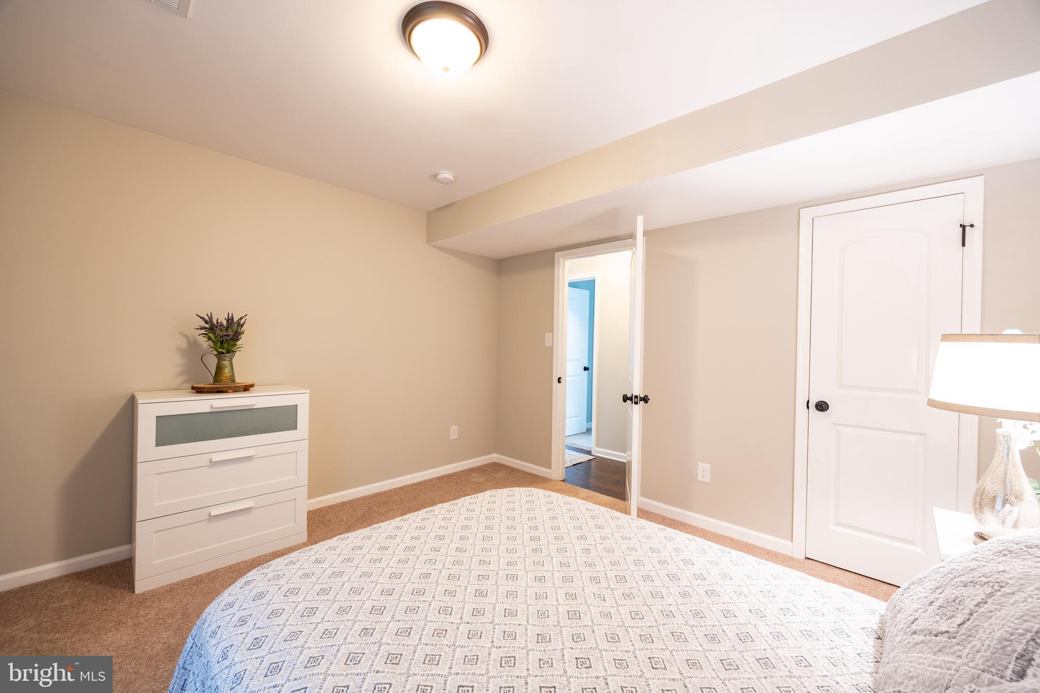 RED HILL - Residential