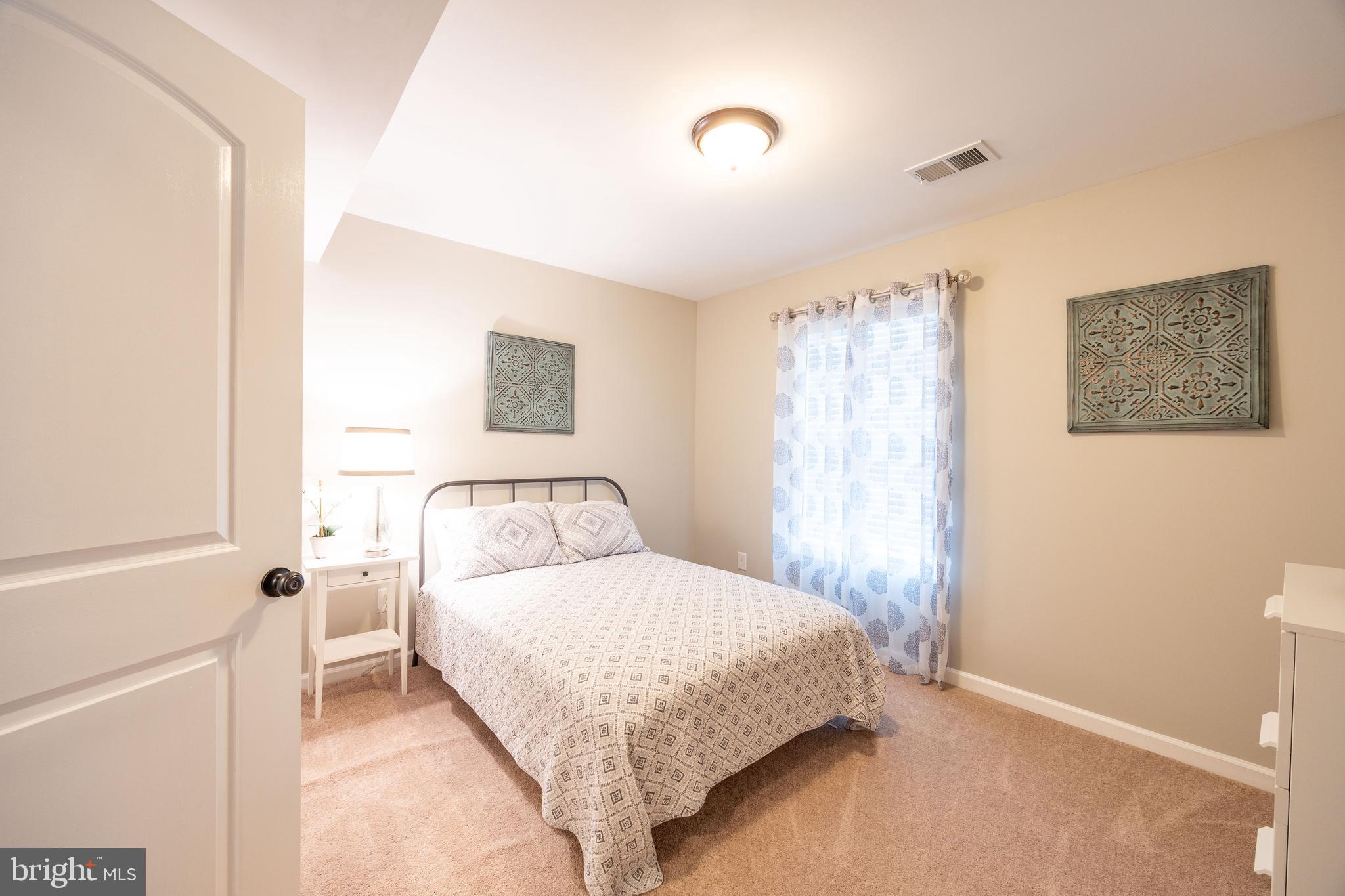 RED HILL - Residential