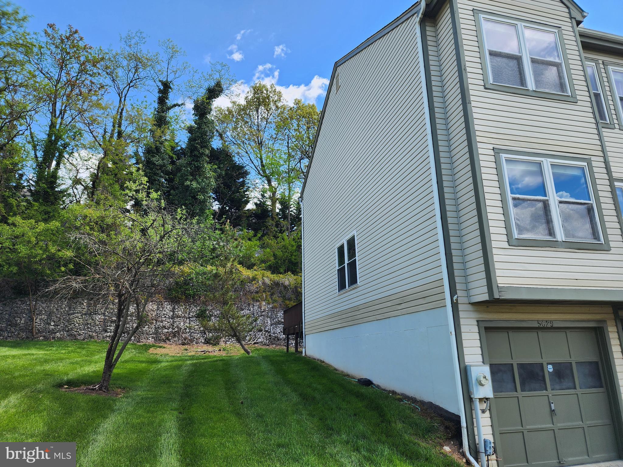 RIVERCHASE - Residential