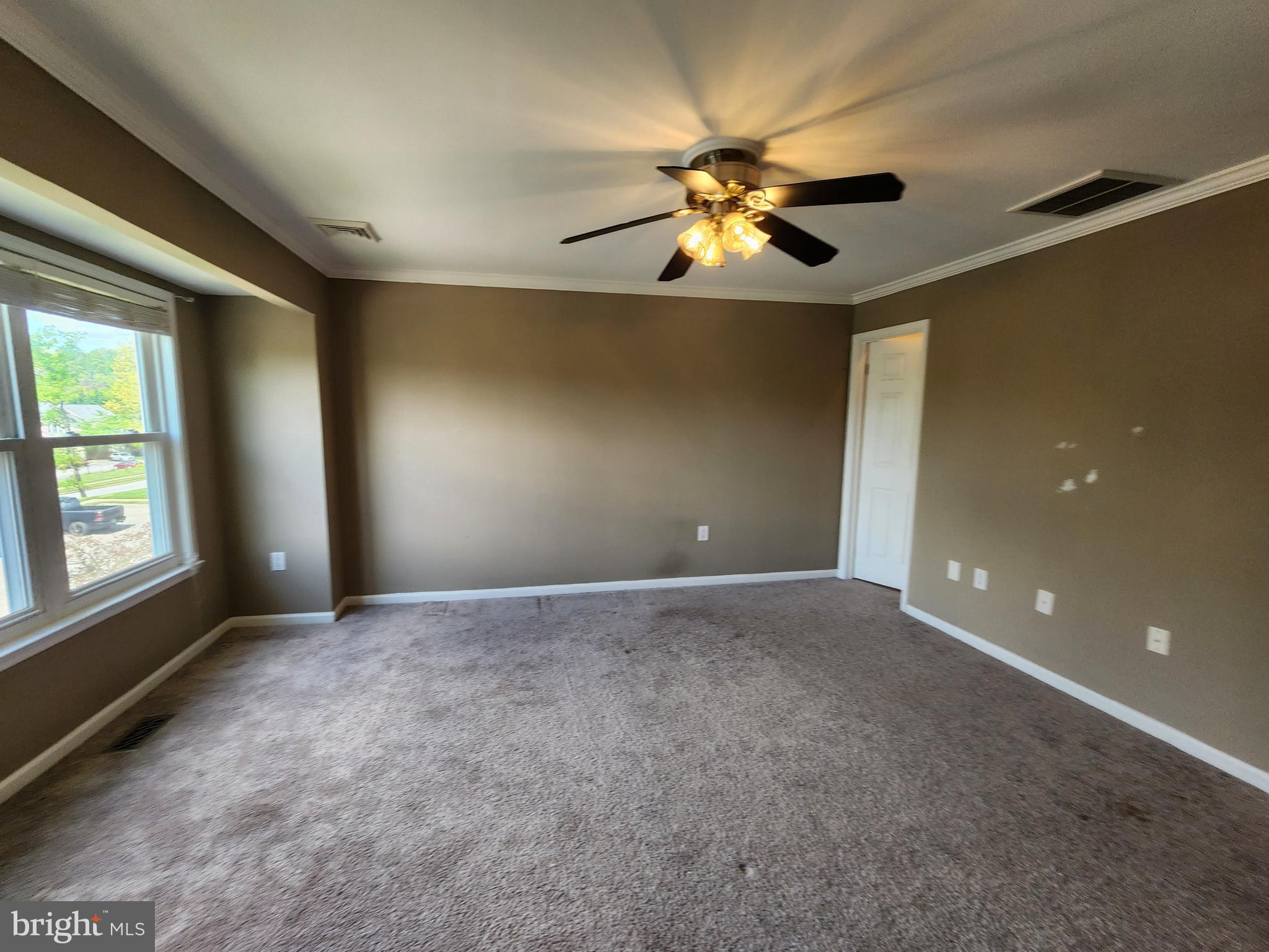 RIVERCHASE - Residential