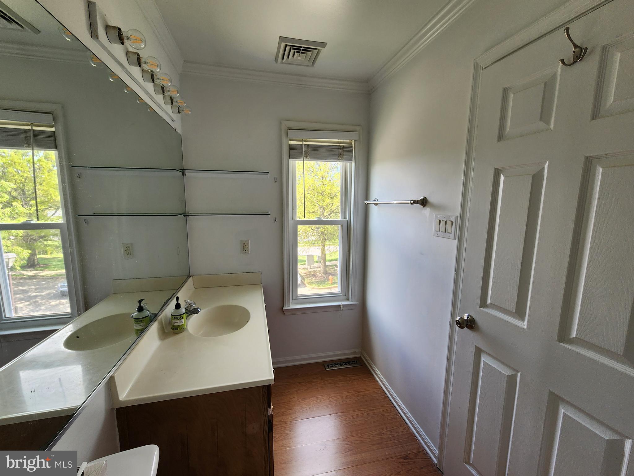 RIVERCHASE - Residential