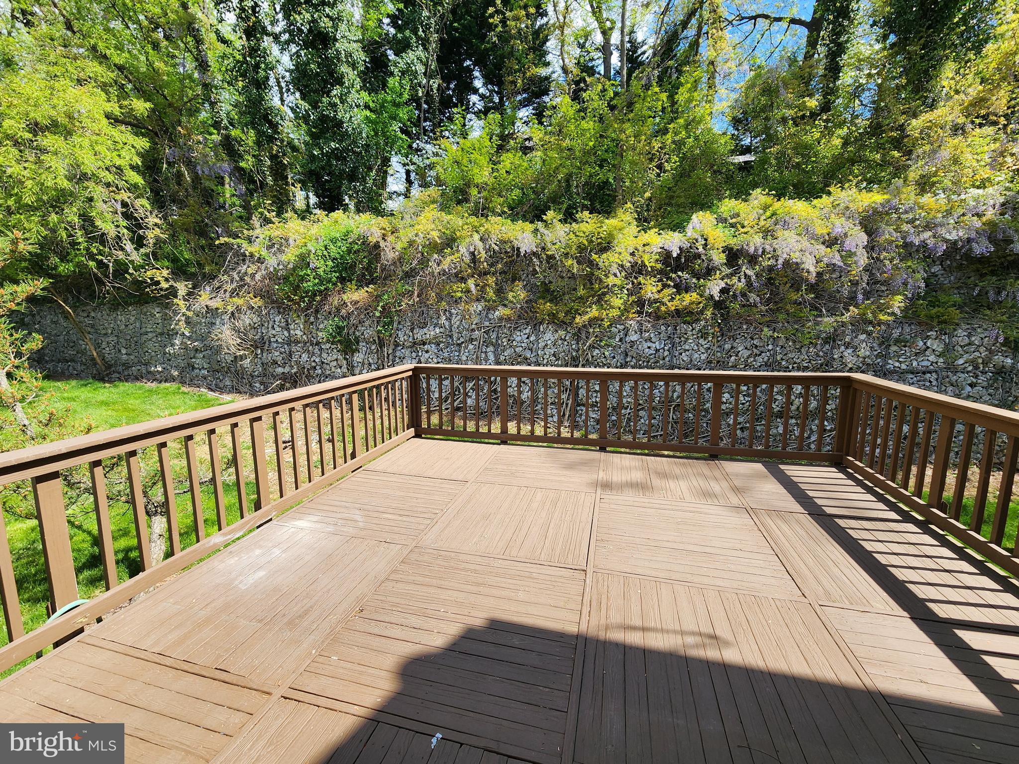 RIVERCHASE - Residential