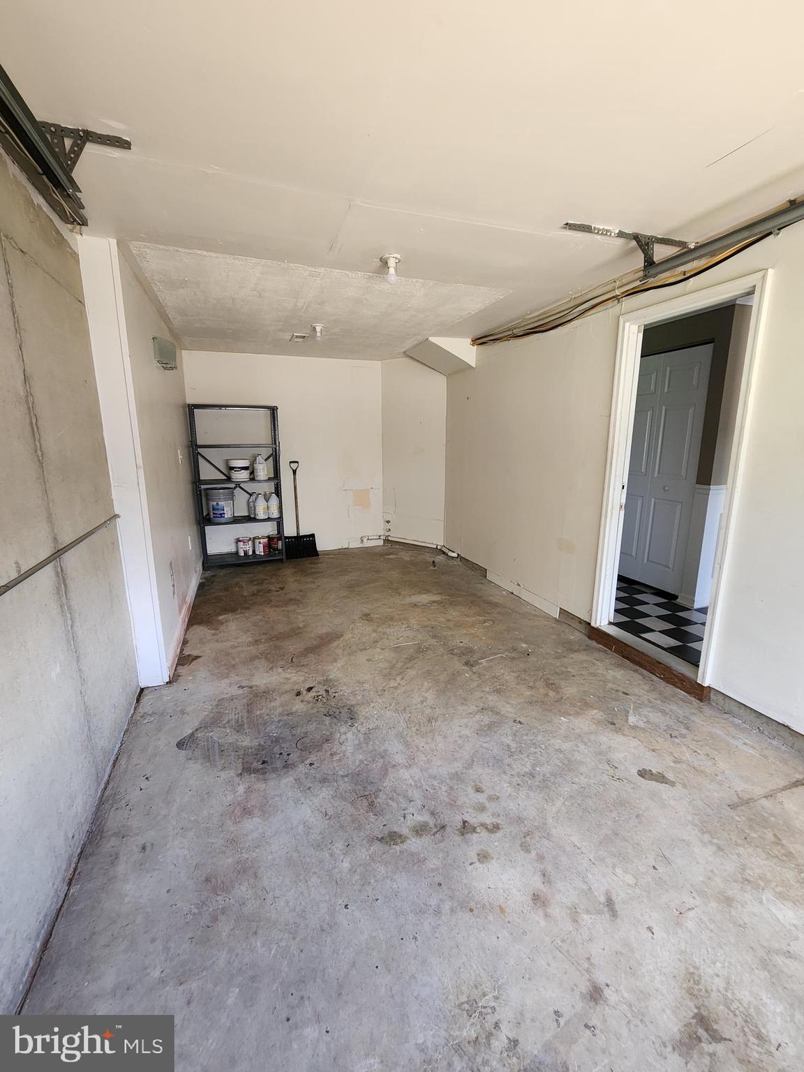 RIVERCHASE - Residential