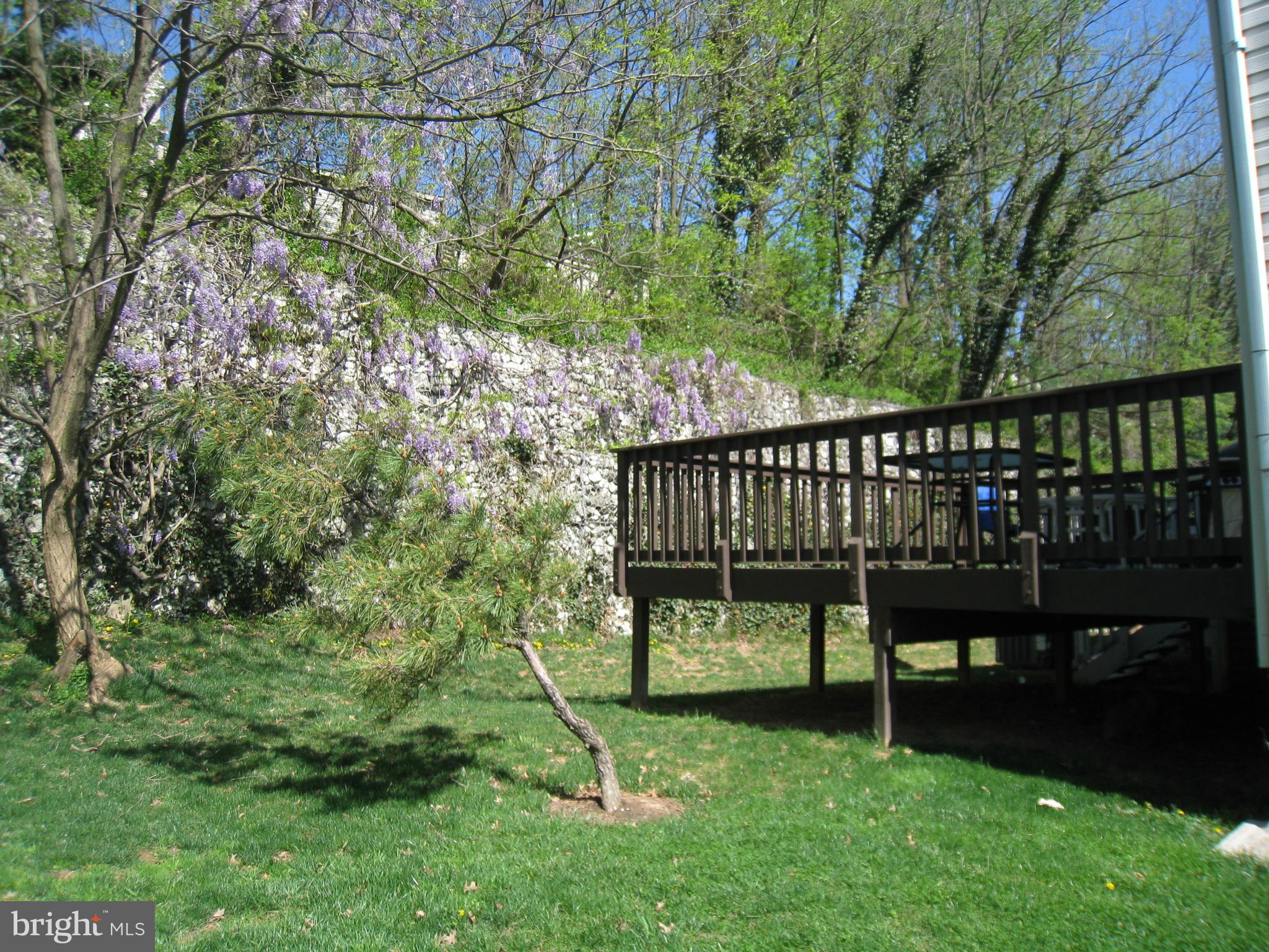 RIVERCHASE - Residential