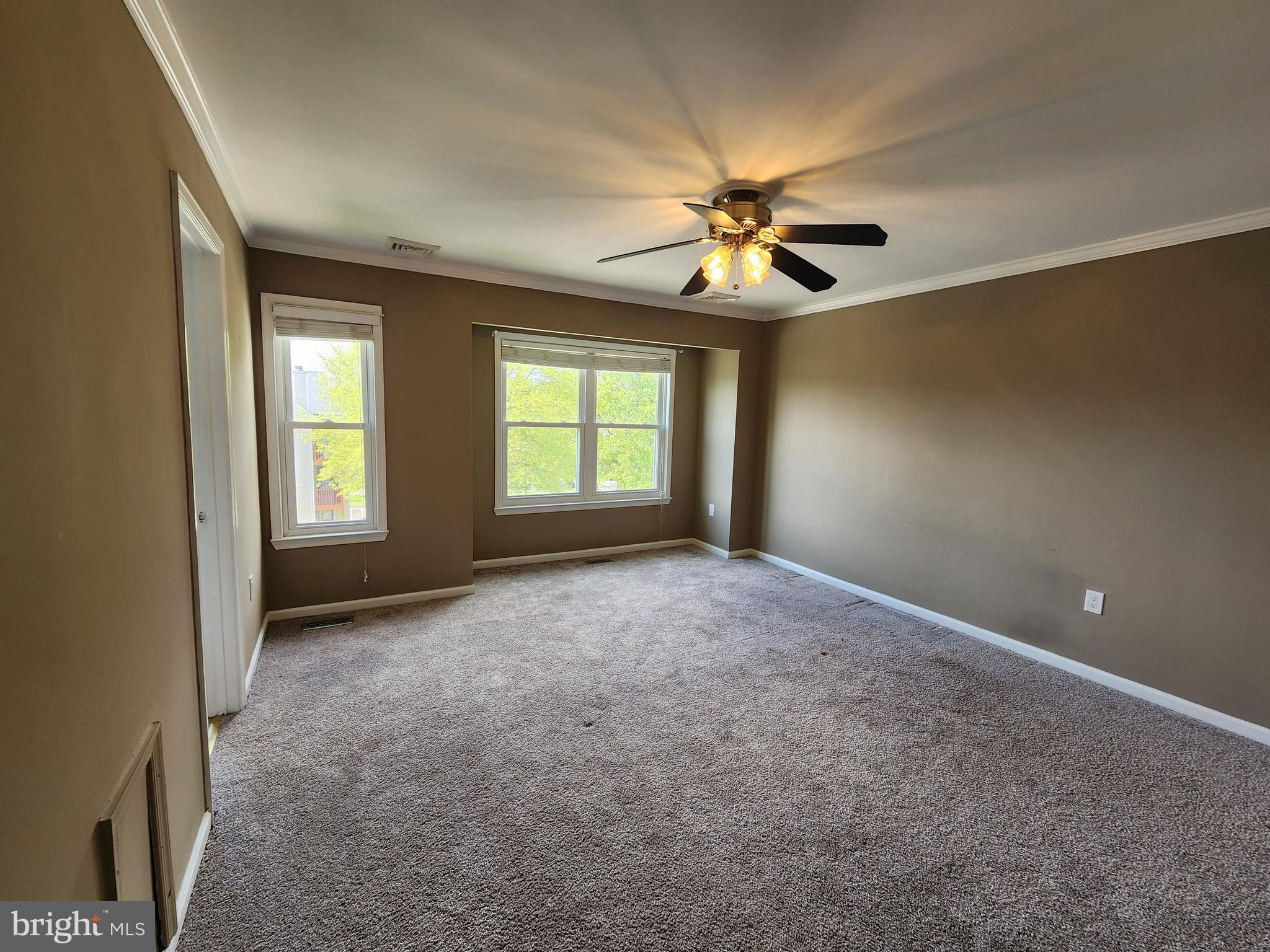 RIVERCHASE - Residential