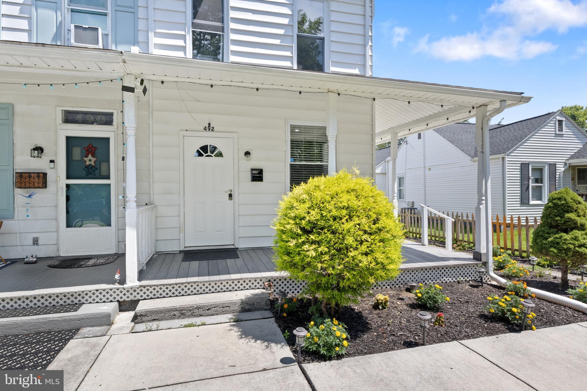 492 ELIZABETH STREET