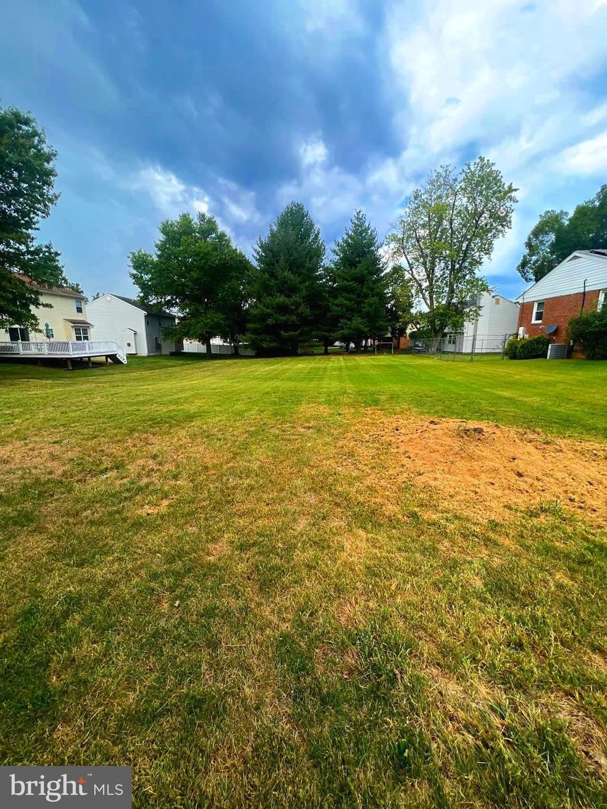Check out this wonderful opportunity to own this Lot here in Clinton. Located within the Cambridge Estate subdivision, it is well located being close to many shopping centers and major exits. It may be your chance to build your own home here in this lovely neighborhood. For any questions please reach out!