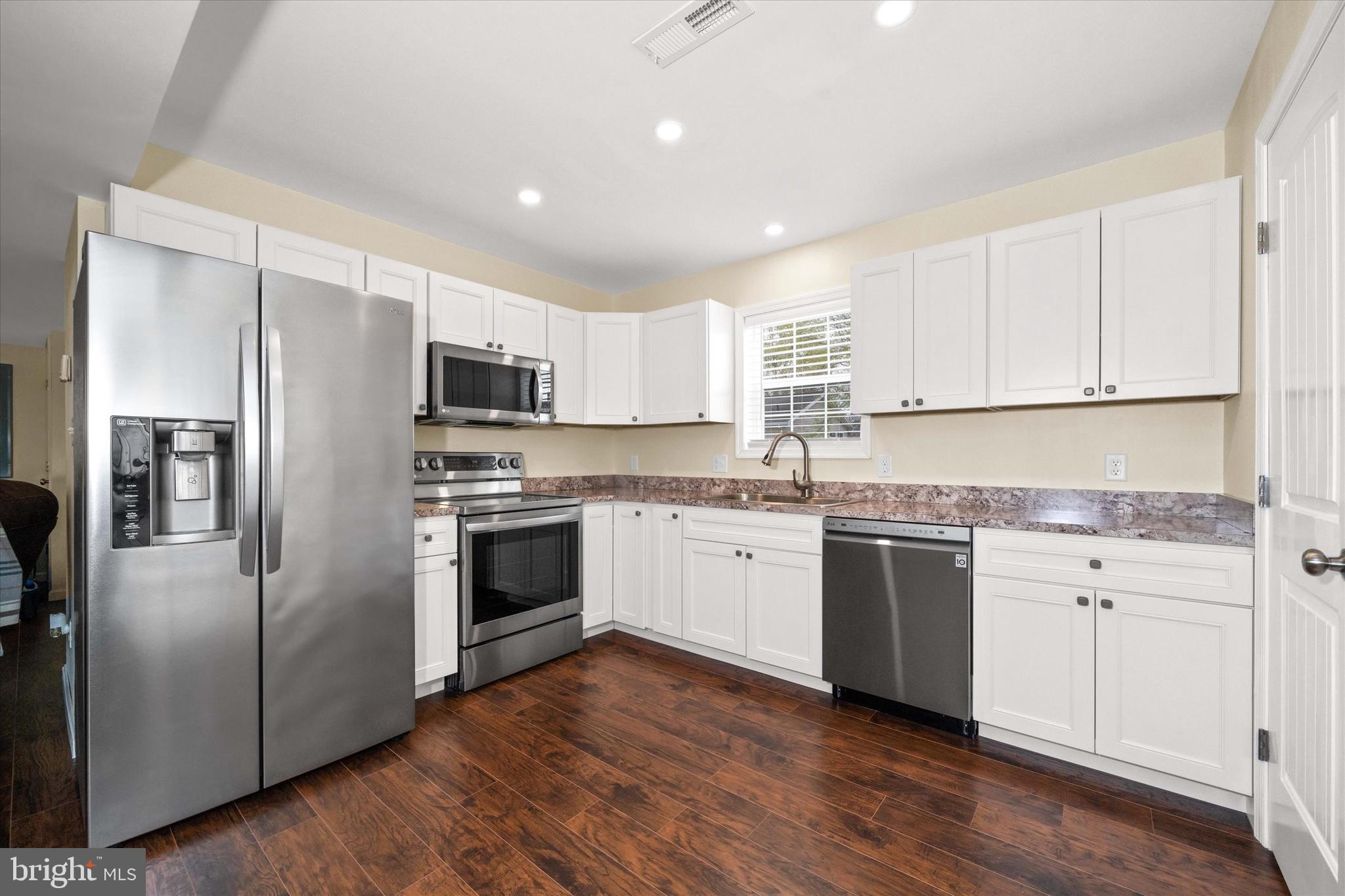 5 HILLSIDE AVENUE