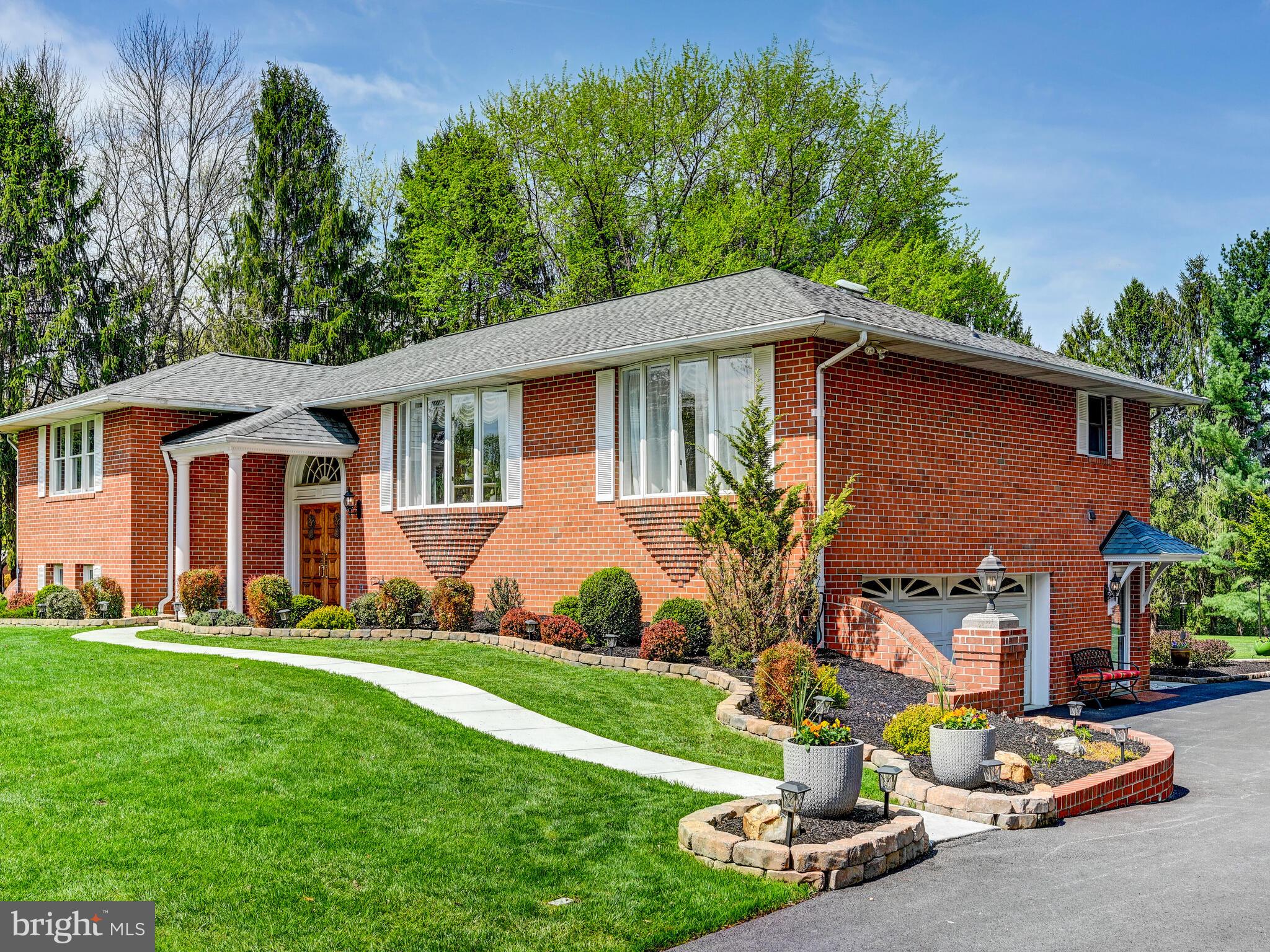 1502 IVY HILL ROAD