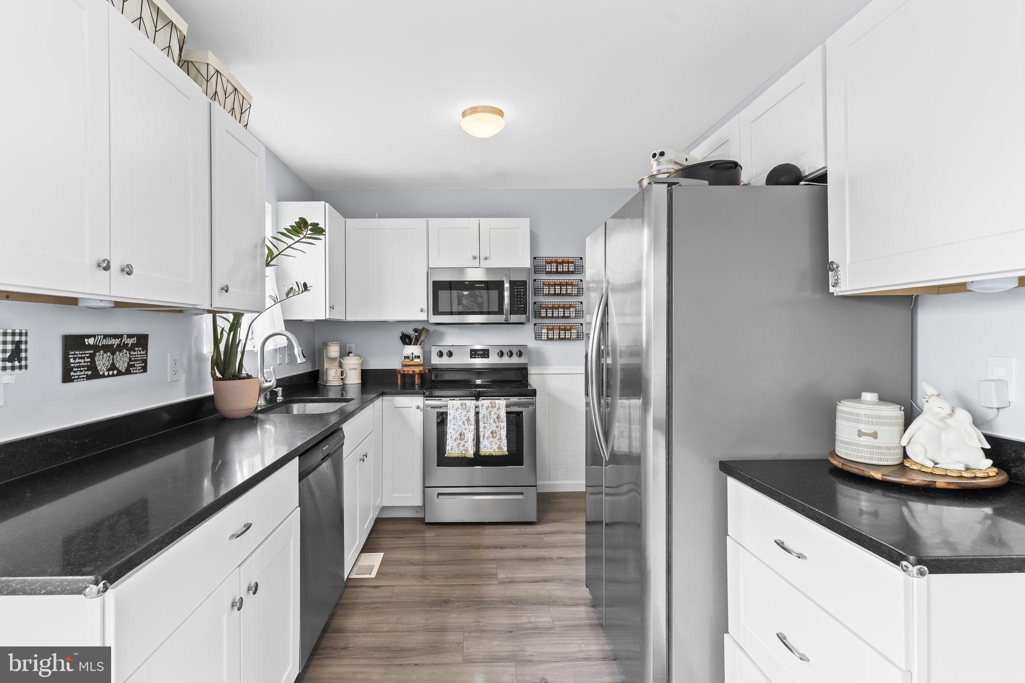 BURNT OAKS - Residential