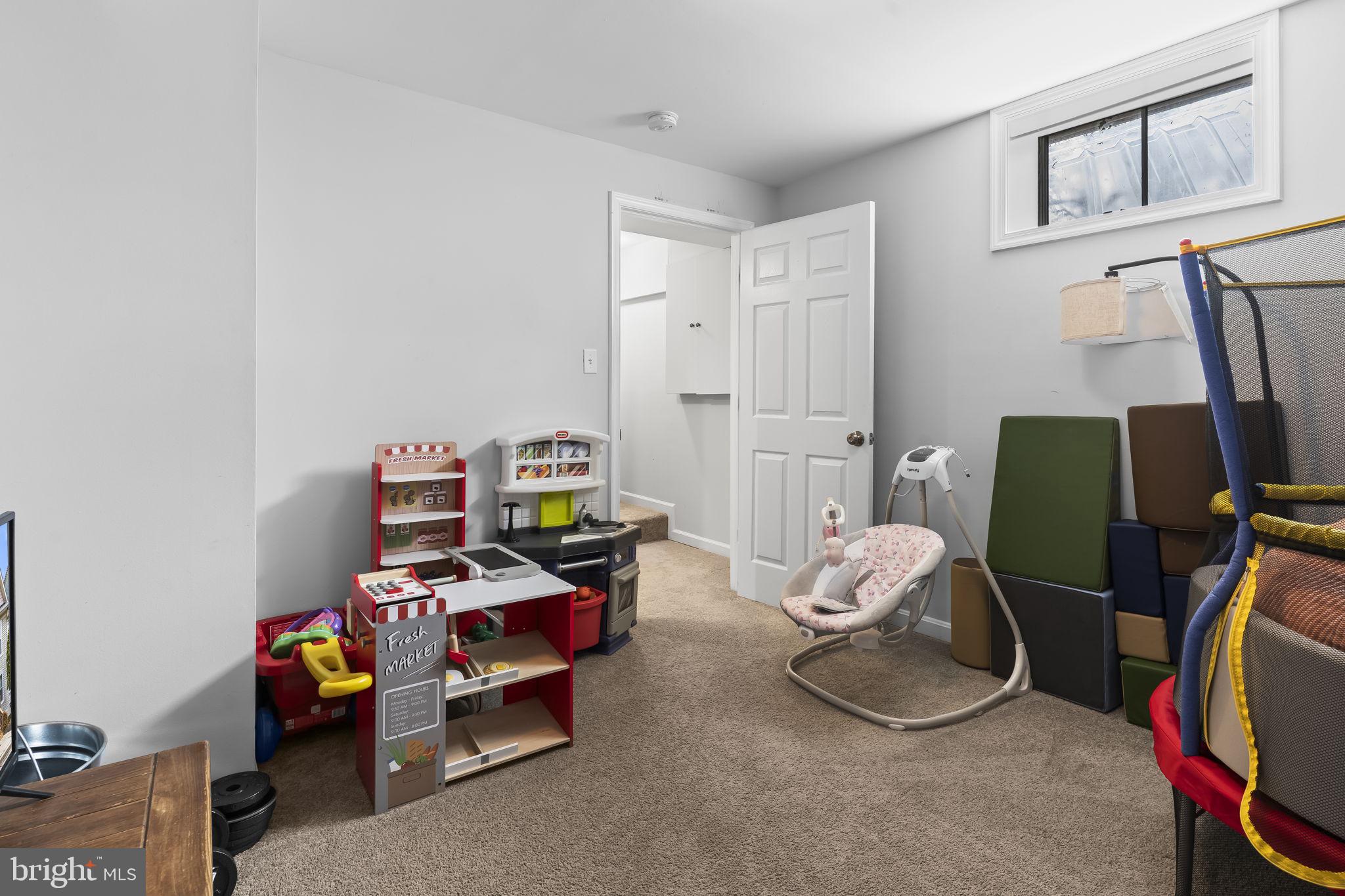 BURNT OAKS - Residential