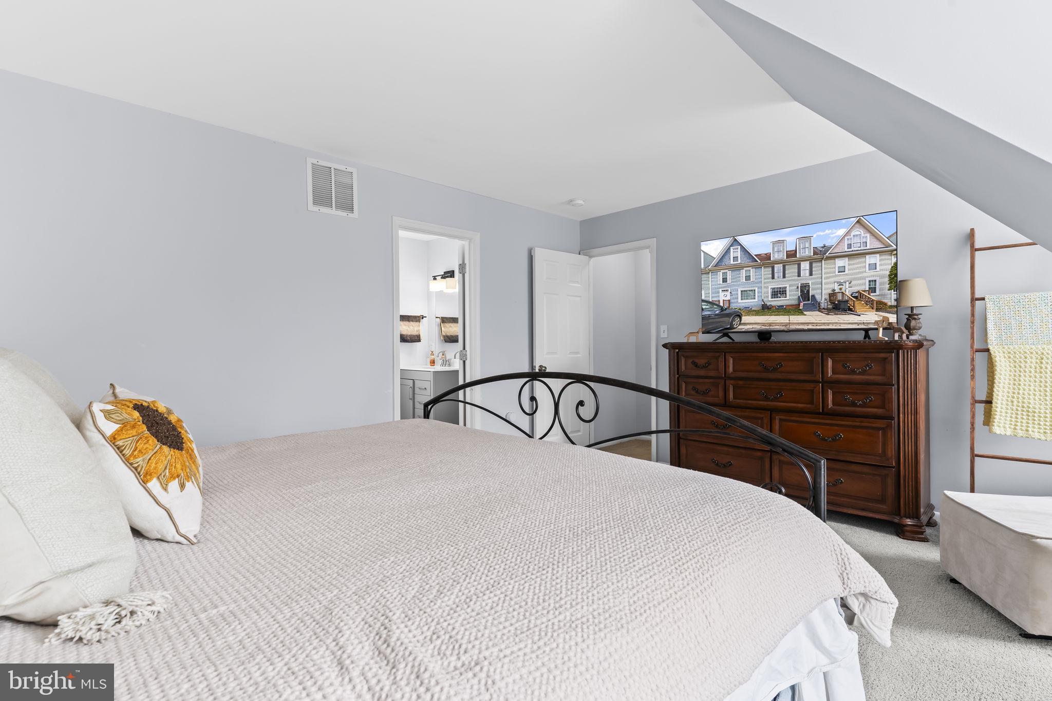 BURNT OAKS - Residential