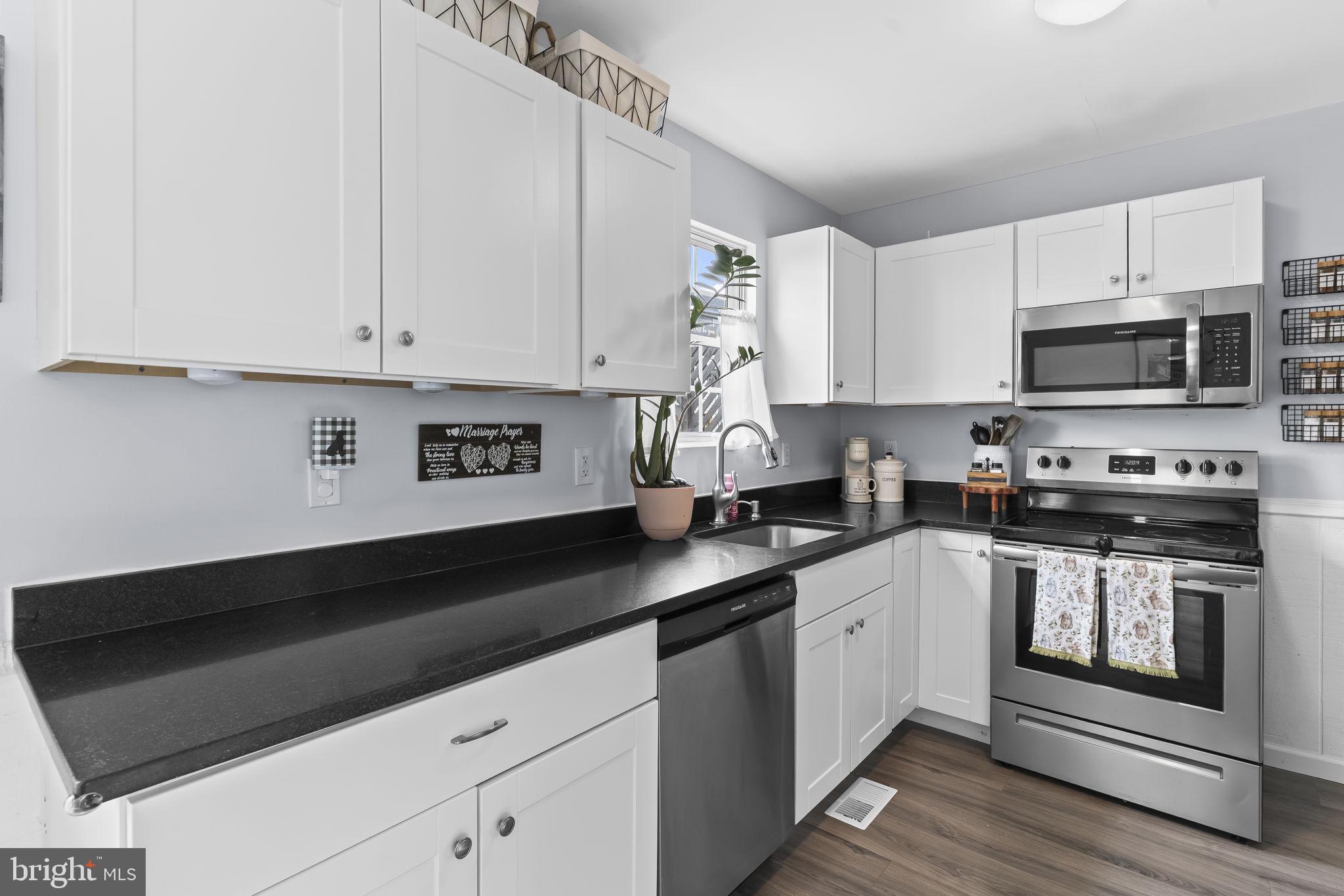 BURNT OAKS - Residential