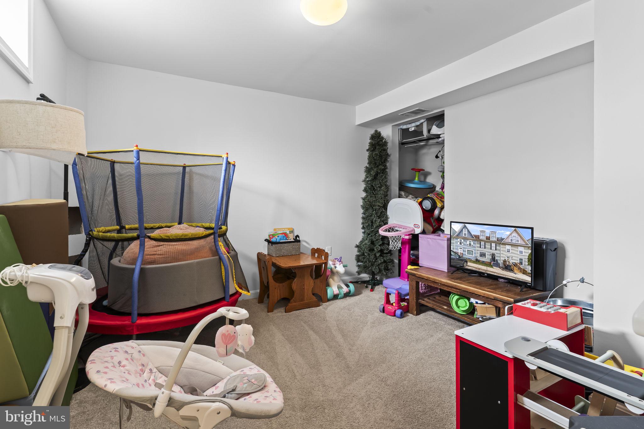 BURNT OAKS - Residential