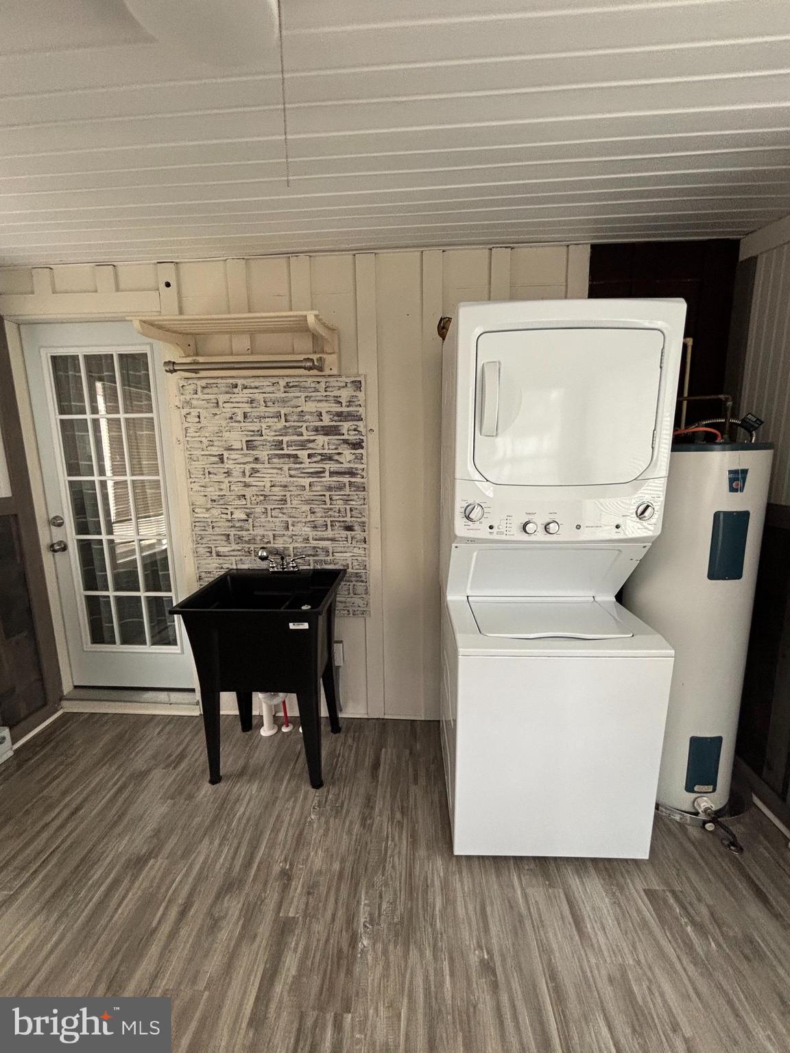 THE POINT - Residential Lease