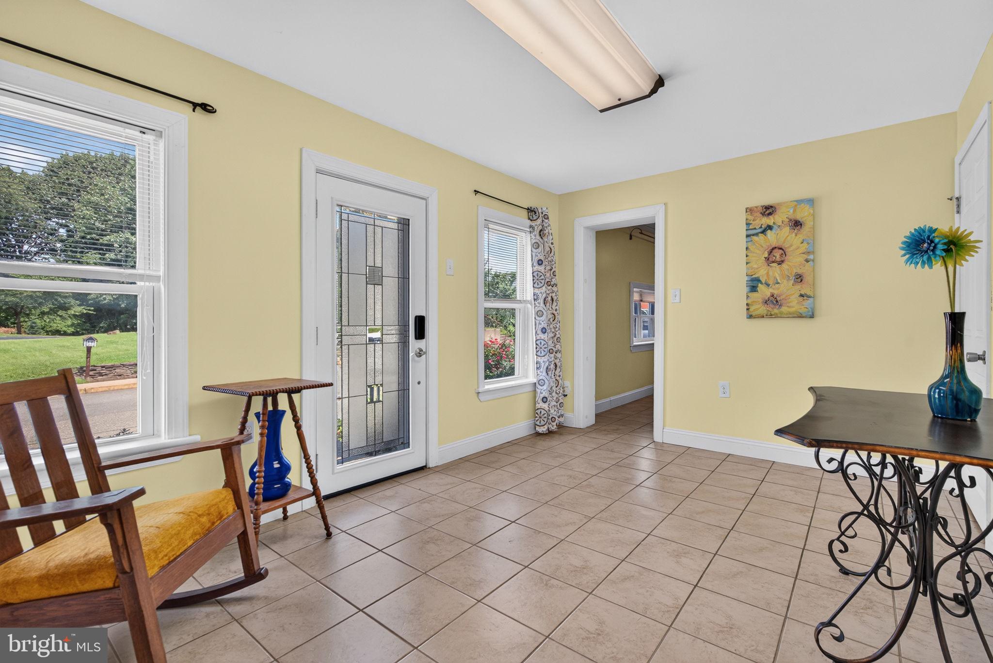 676 W MARKET STREET