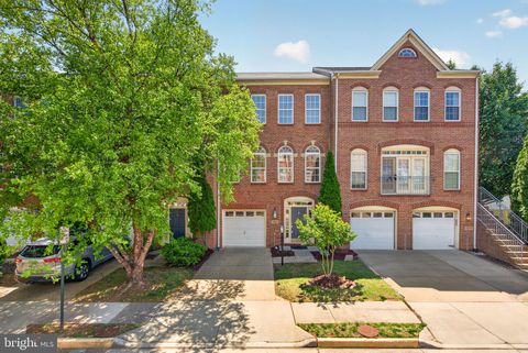 Photo of 13597 Big Boulder Road, HERNDON, VA 20171 (MLS # VAFX2312998)