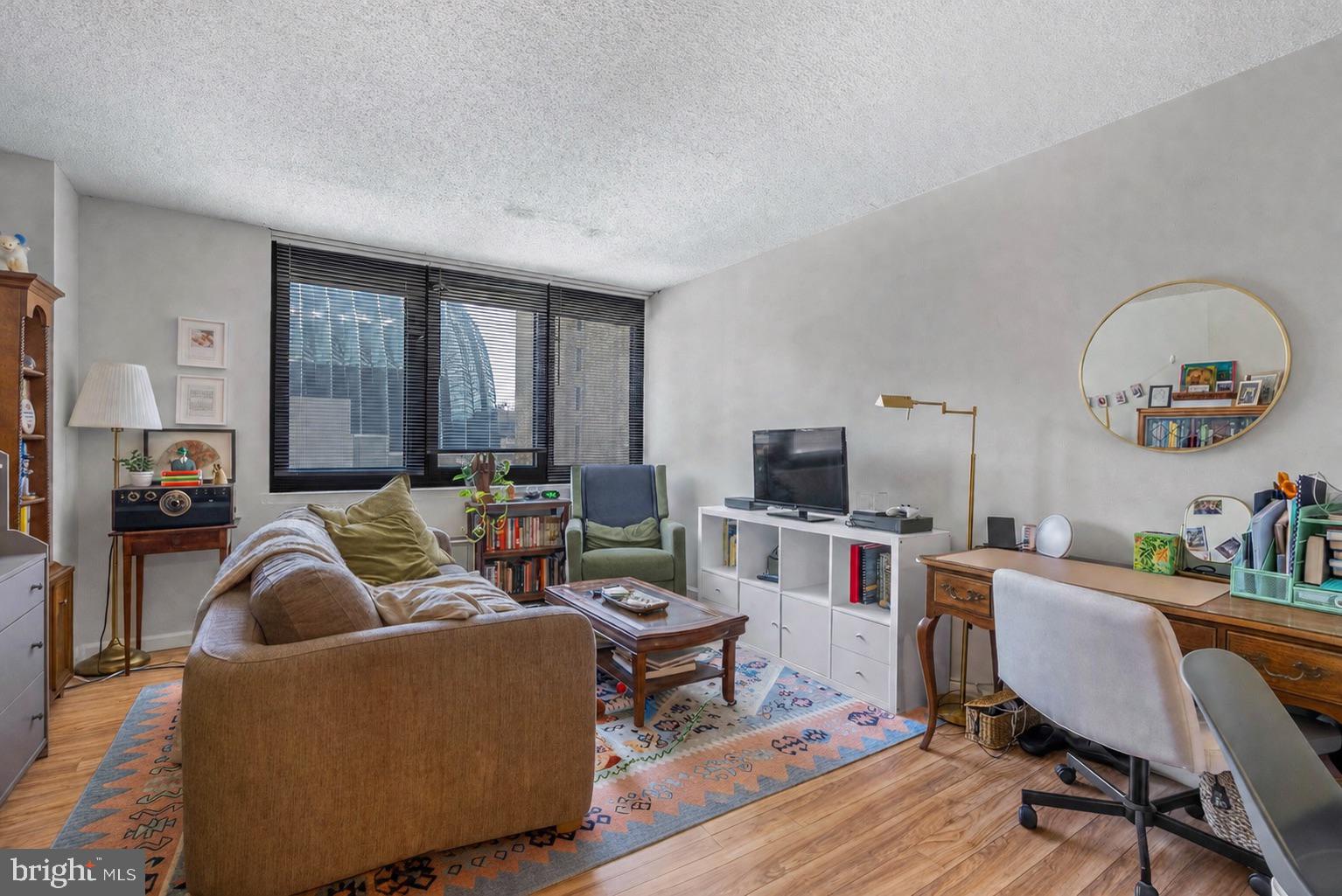 1420 LOCUST STREET 6M