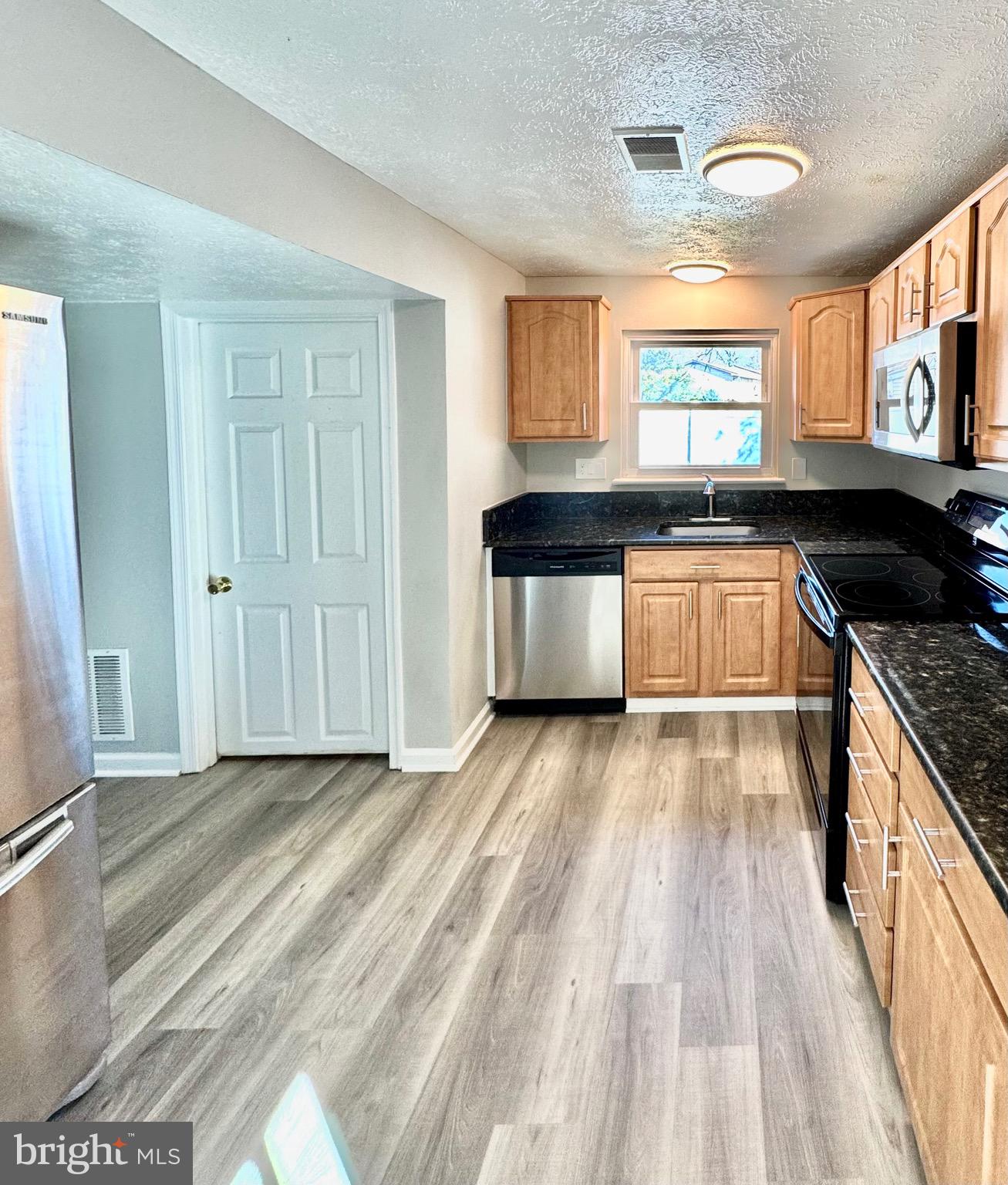 REVELL DOWNS - Residential Lease