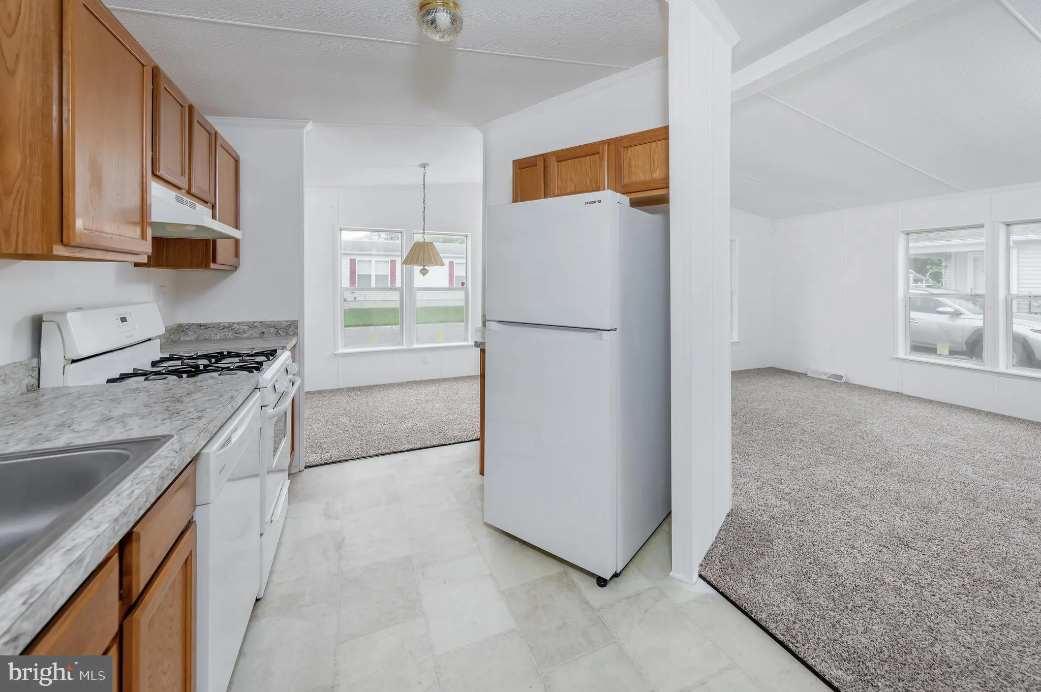 Williamstown, New Jersey 08094, United States, 2 Bedrooms Bedrooms, ,2 BathroomsBathrooms,Residential,Pending,6466