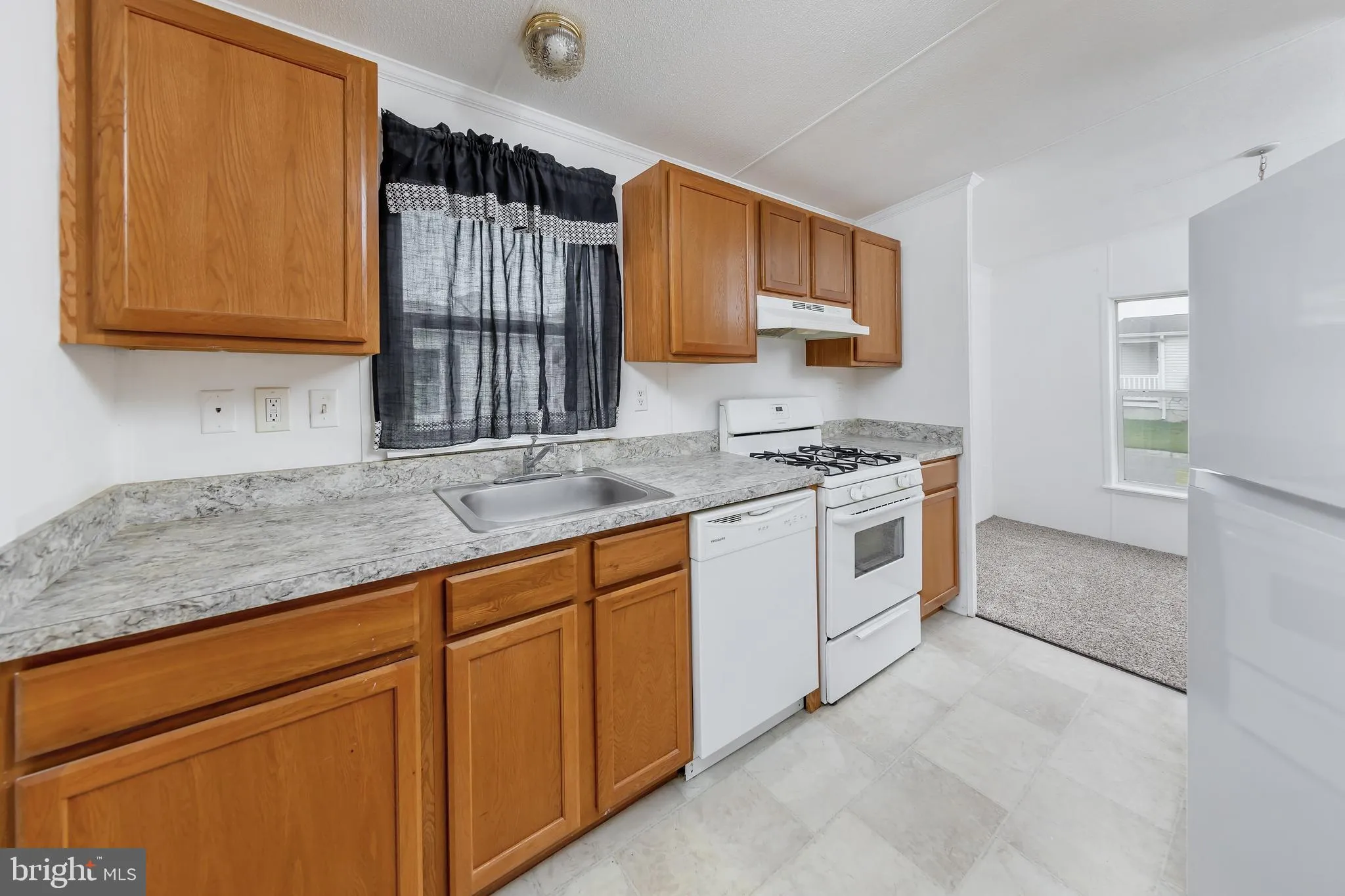 Williamstown, New Jersey 08094, United States, 2 Bedrooms Bedrooms, ,2 BathroomsBathrooms,Residential,Pending,6466