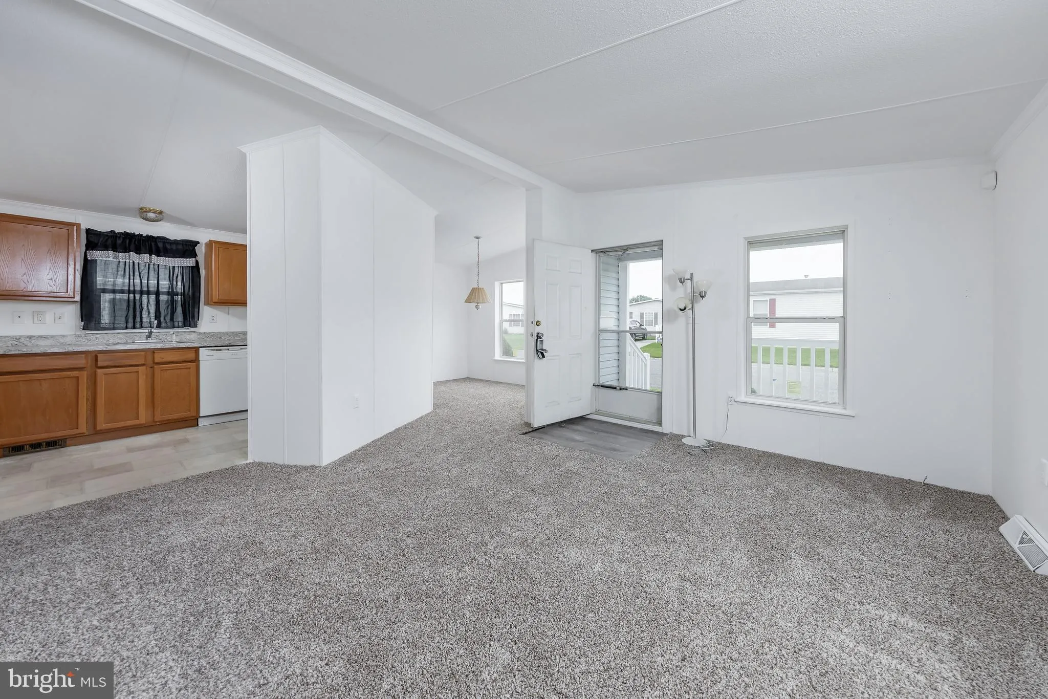 Williamstown, New Jersey 08094, United States, 2 Bedrooms Bedrooms, ,2 BathroomsBathrooms,Residential,Pending,6466