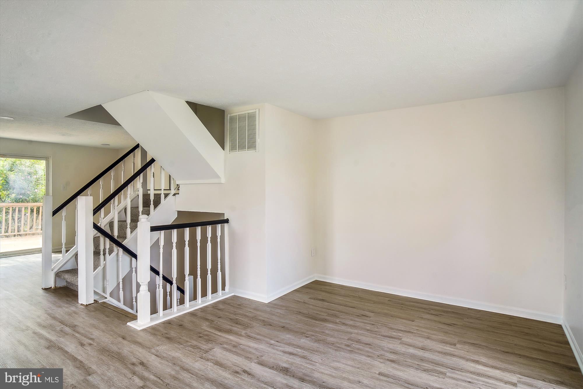 HILLCREST ORCHARDS - Residential Lease