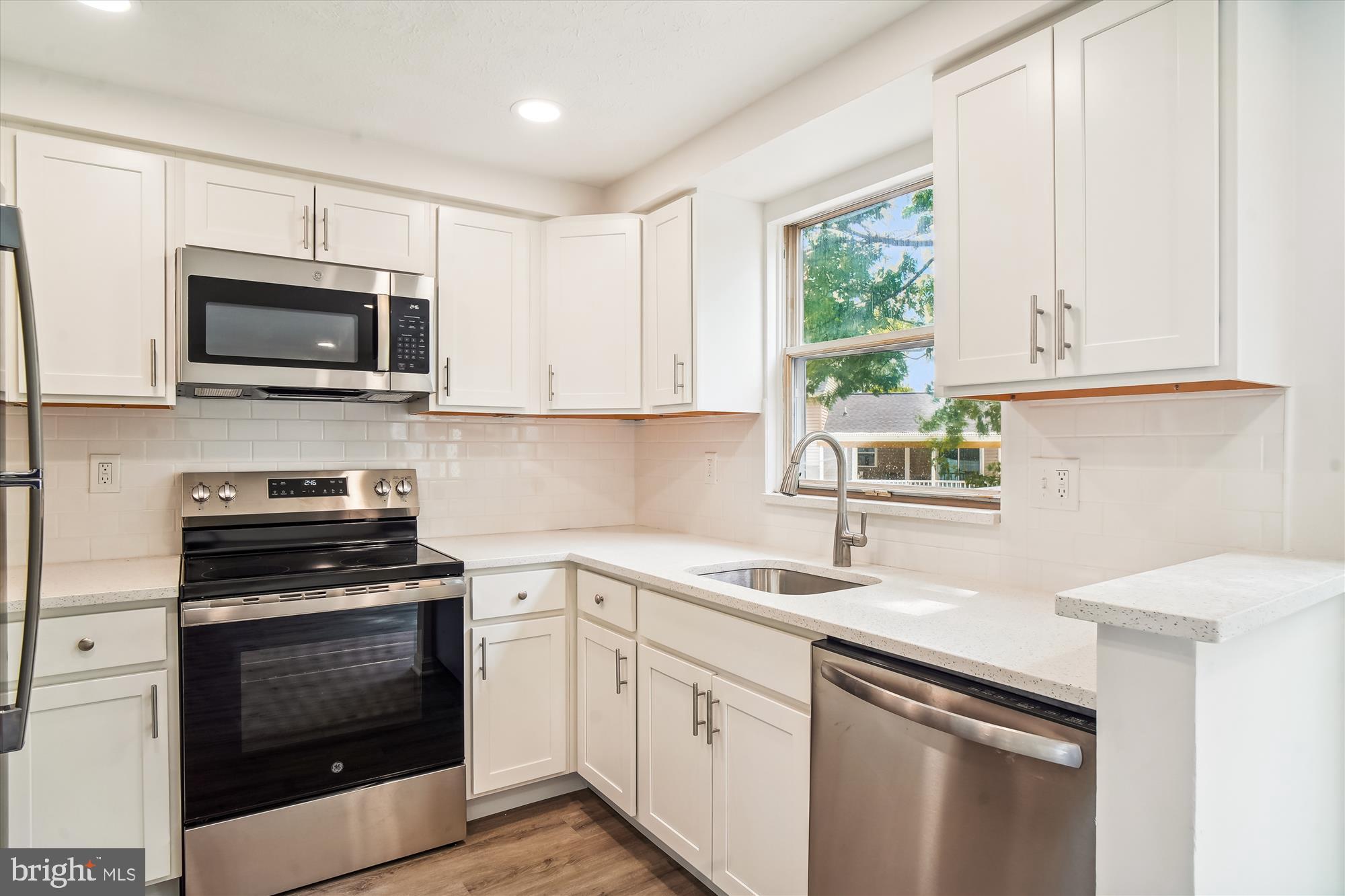 HILLCREST ORCHARDS - Residential Lease