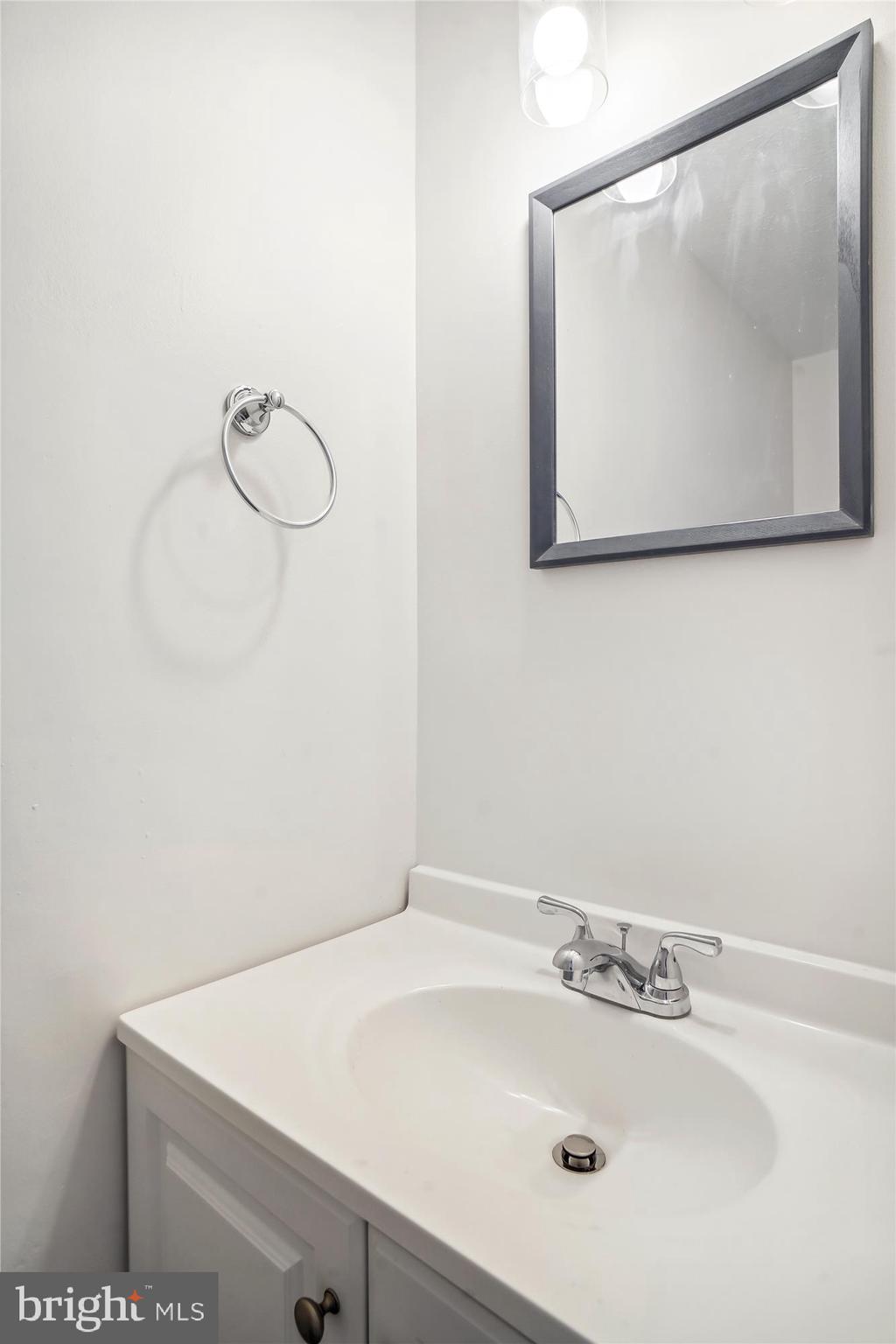 HILLCREST ORCHARDS - Residential Lease