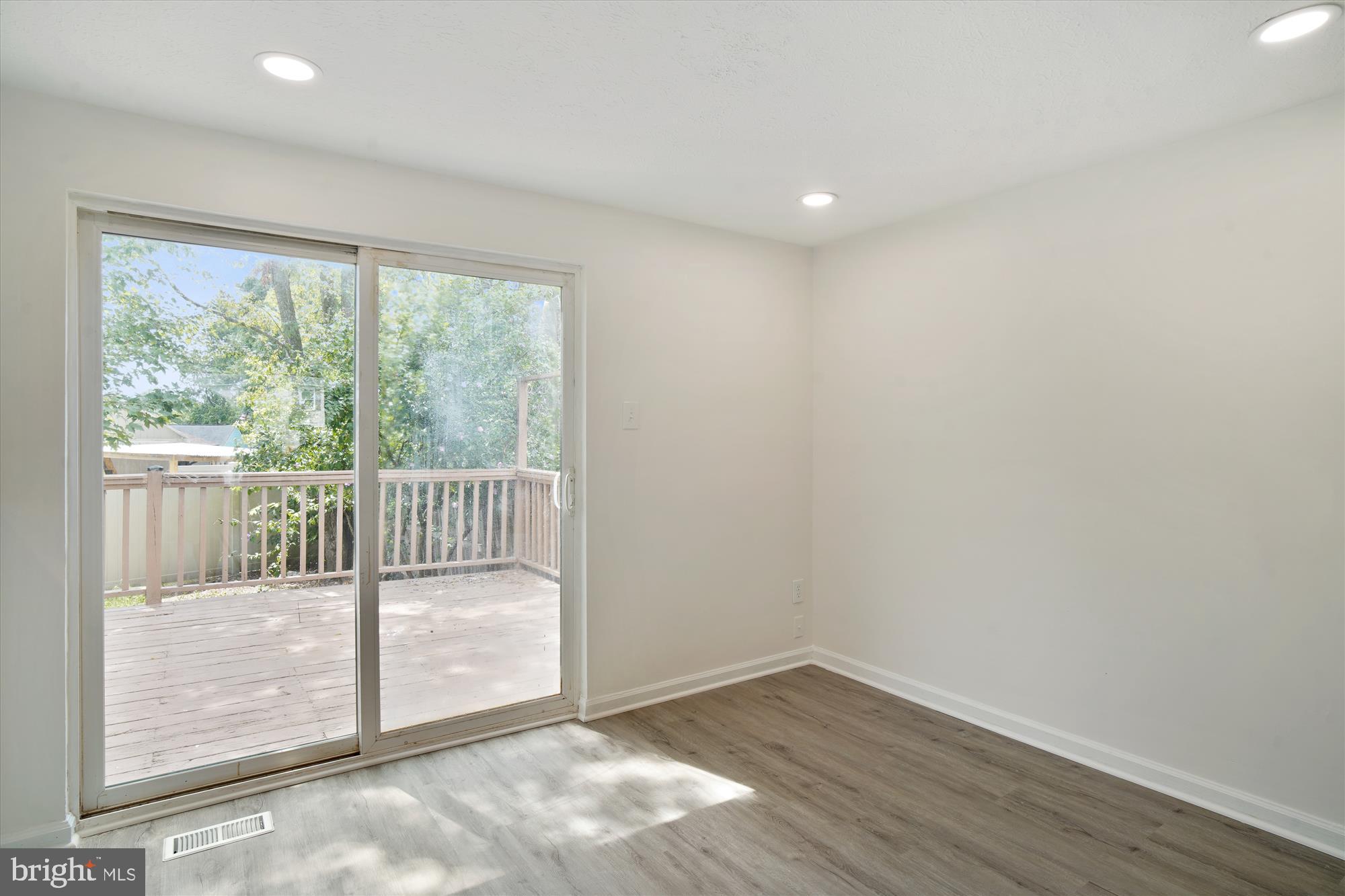 HILLCREST ORCHARDS - Residential Lease