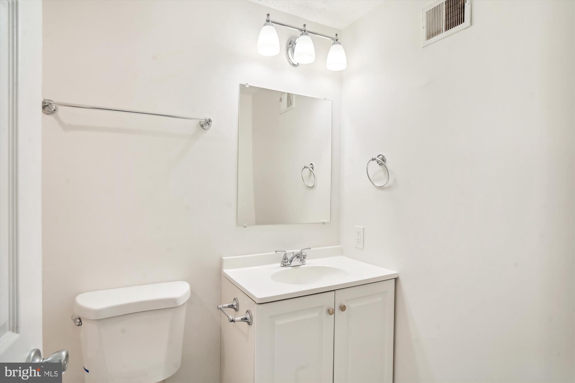 HILLCREST ORCHARDS - Residential Lease