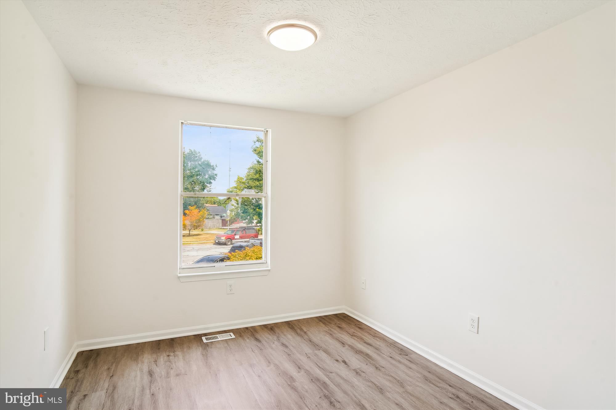 HILLCREST ORCHARDS - Residential Lease