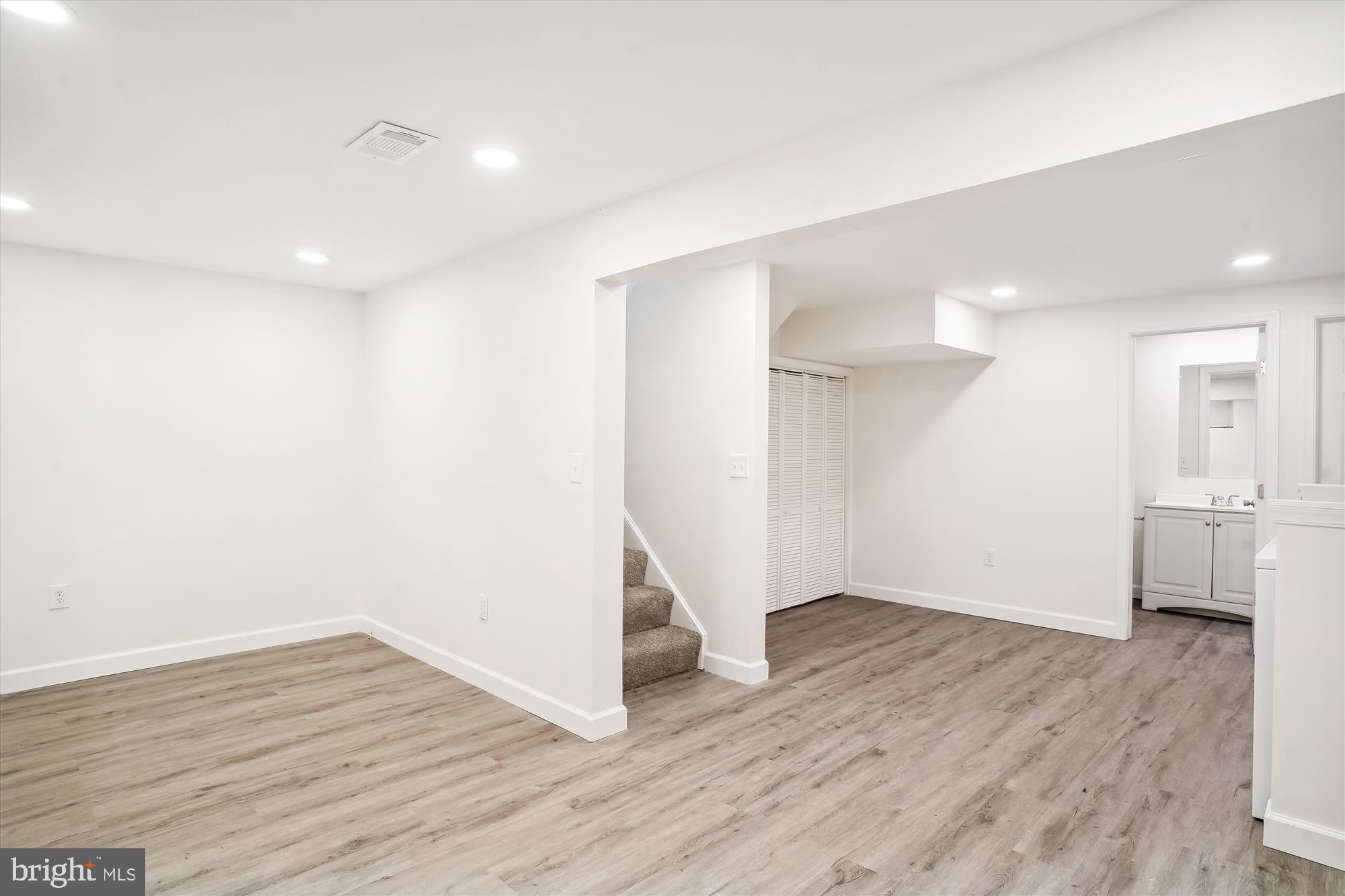 HILLCREST ORCHARDS - Residential Lease