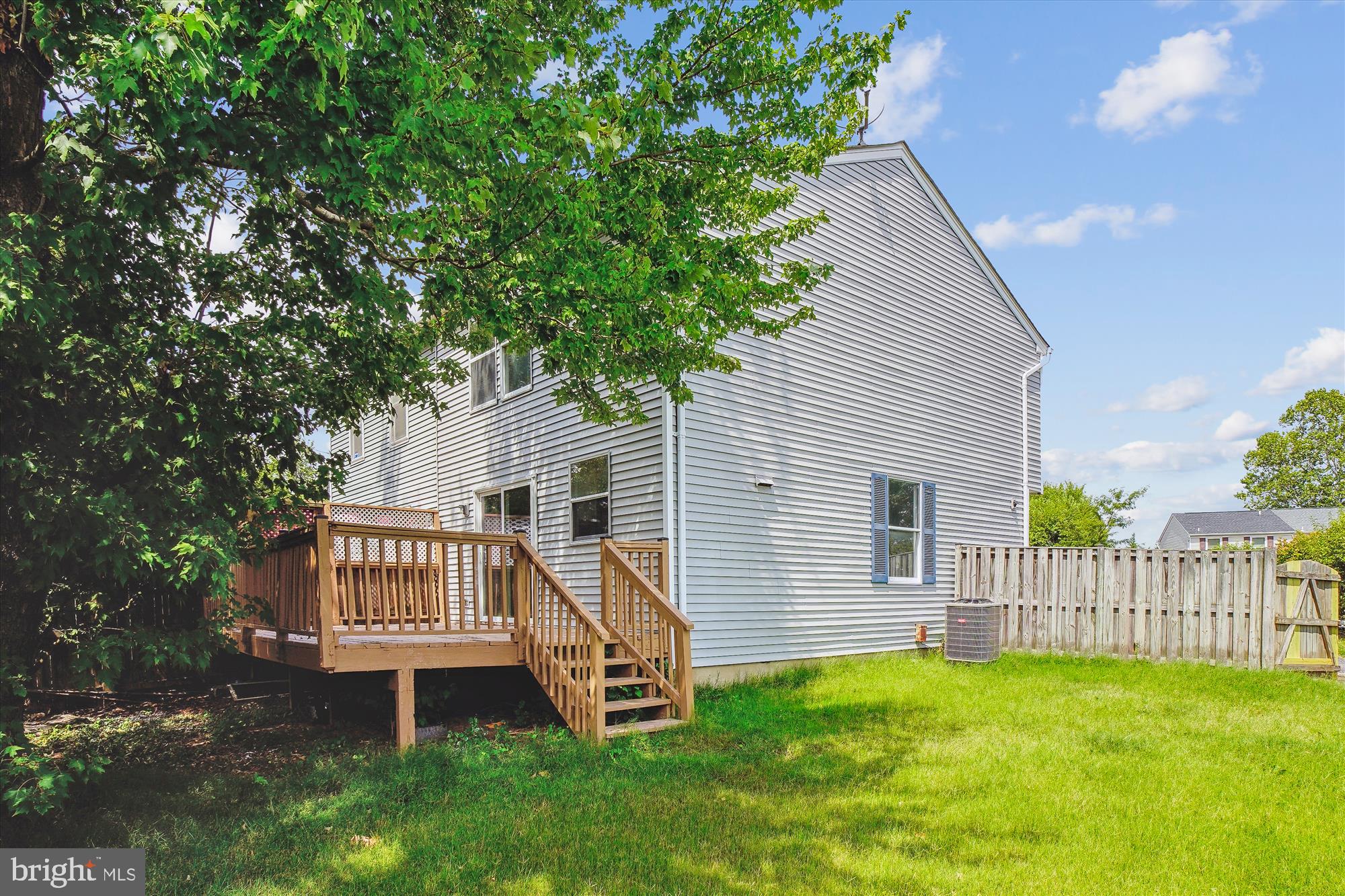 HILLCREST ORCHARDS - Residential Lease