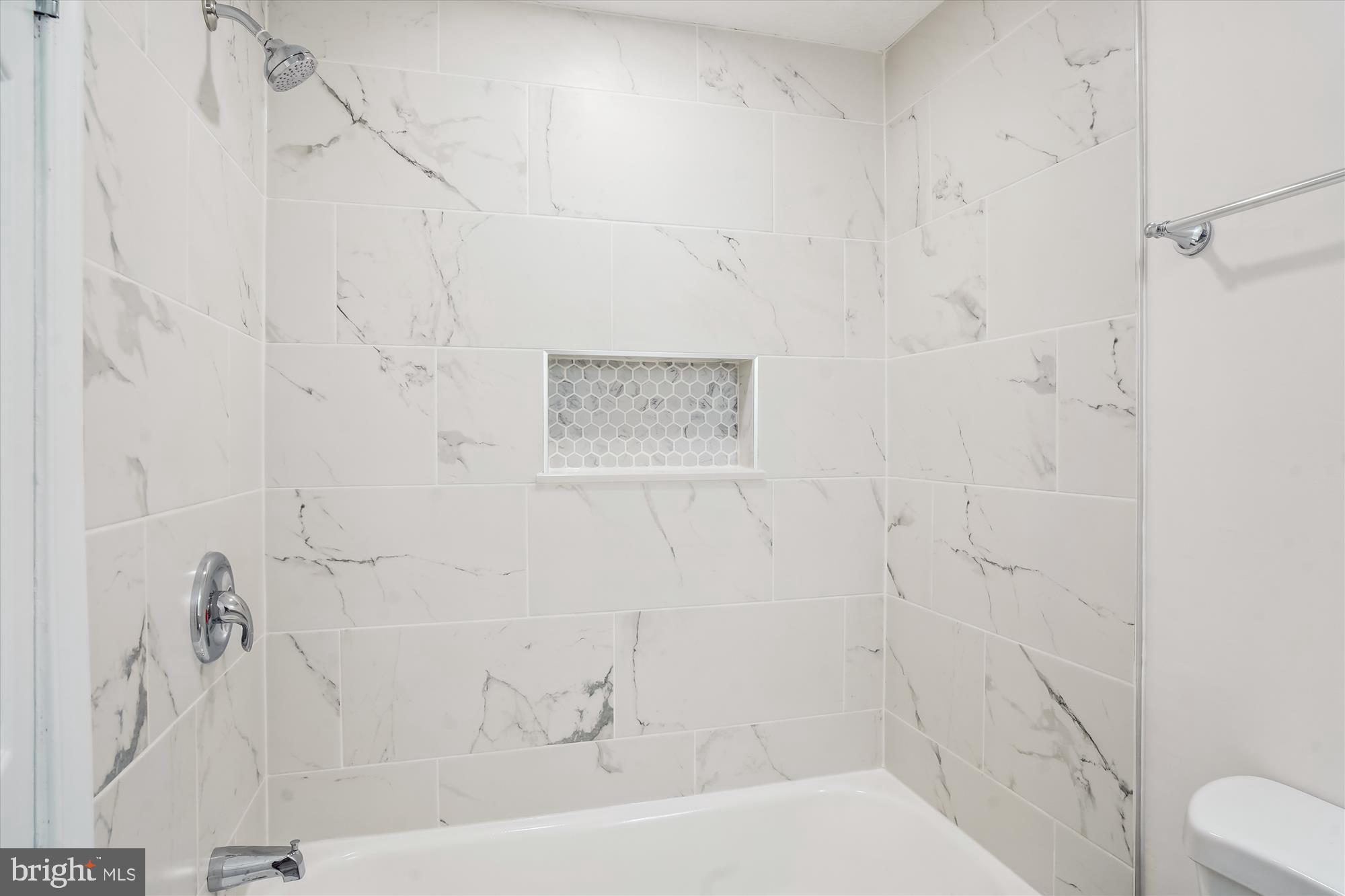 HILLCREST ORCHARDS - Residential Lease