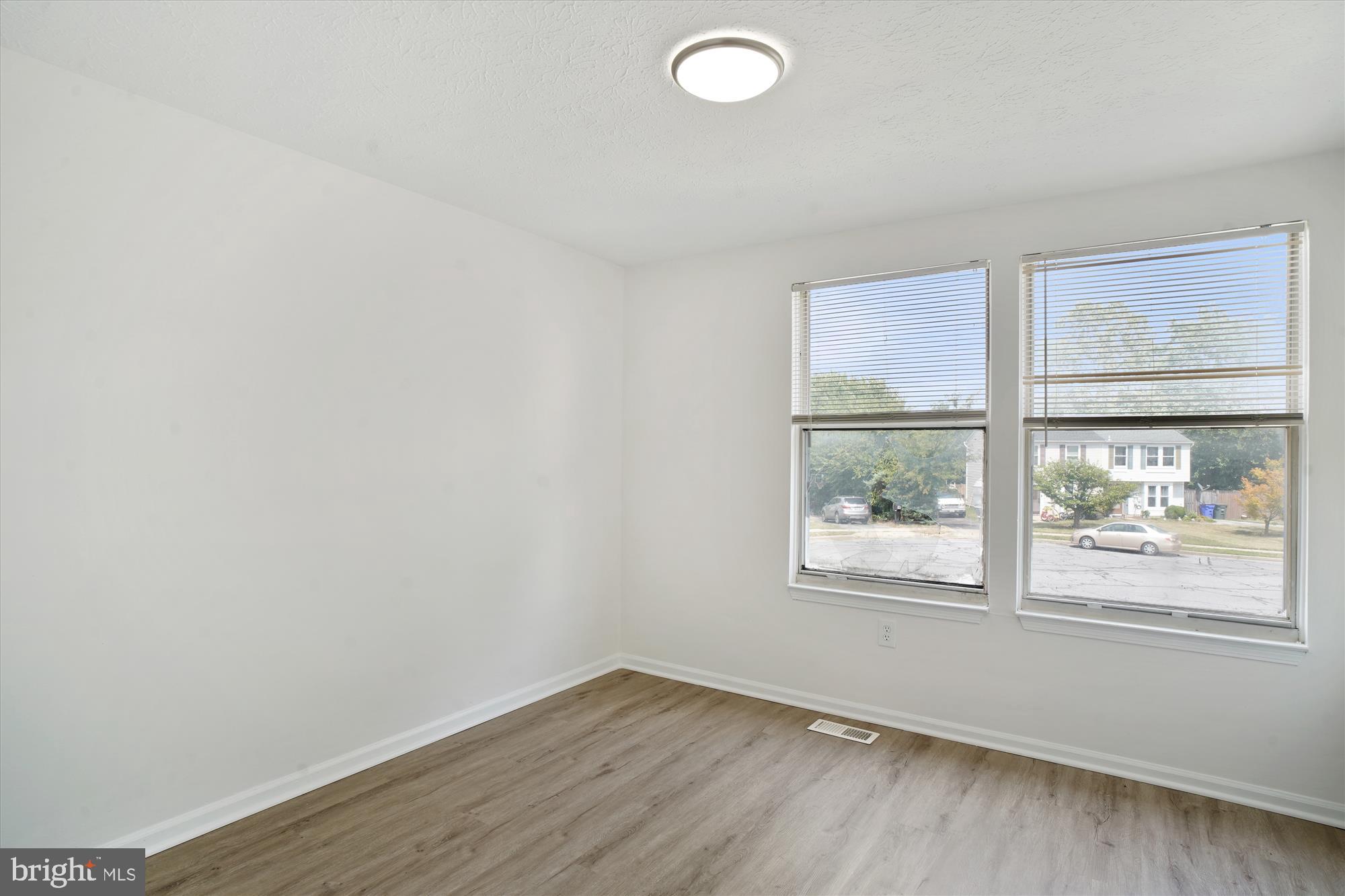 HILLCREST ORCHARDS - Residential Lease