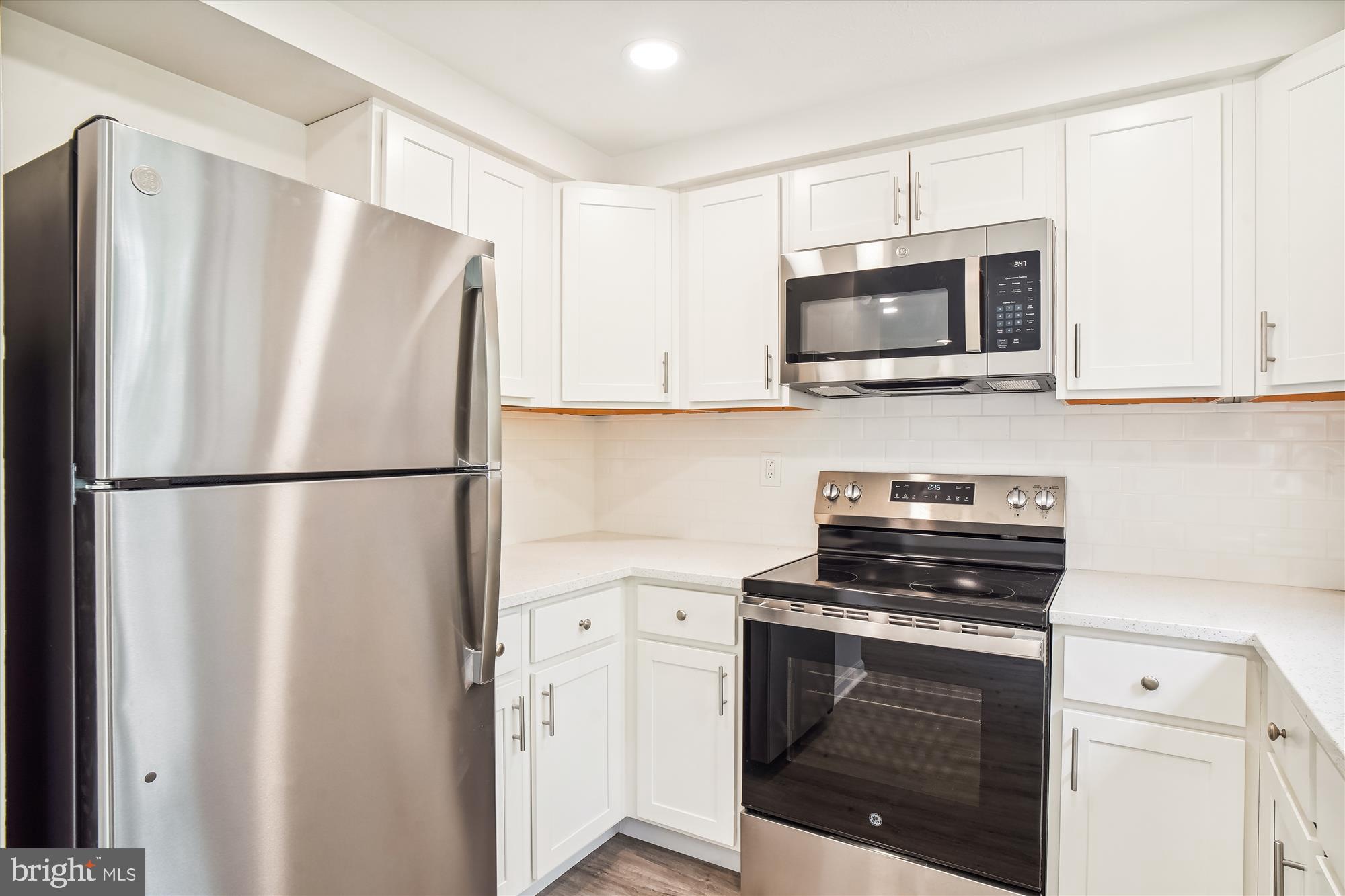 HILLCREST ORCHARDS - Residential Lease