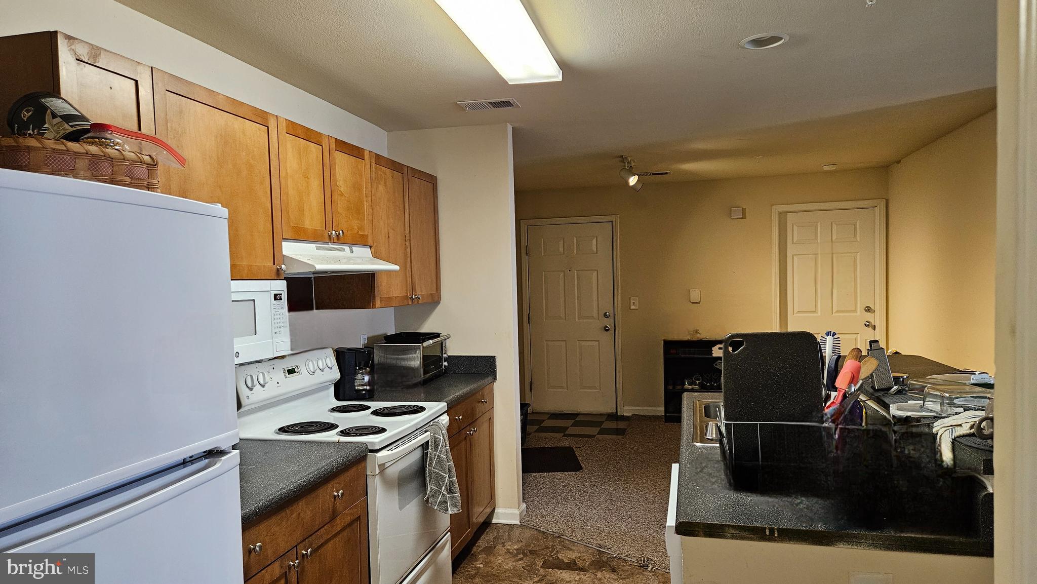 PARKSIDE AT EAGLE'S LANDING - Residential