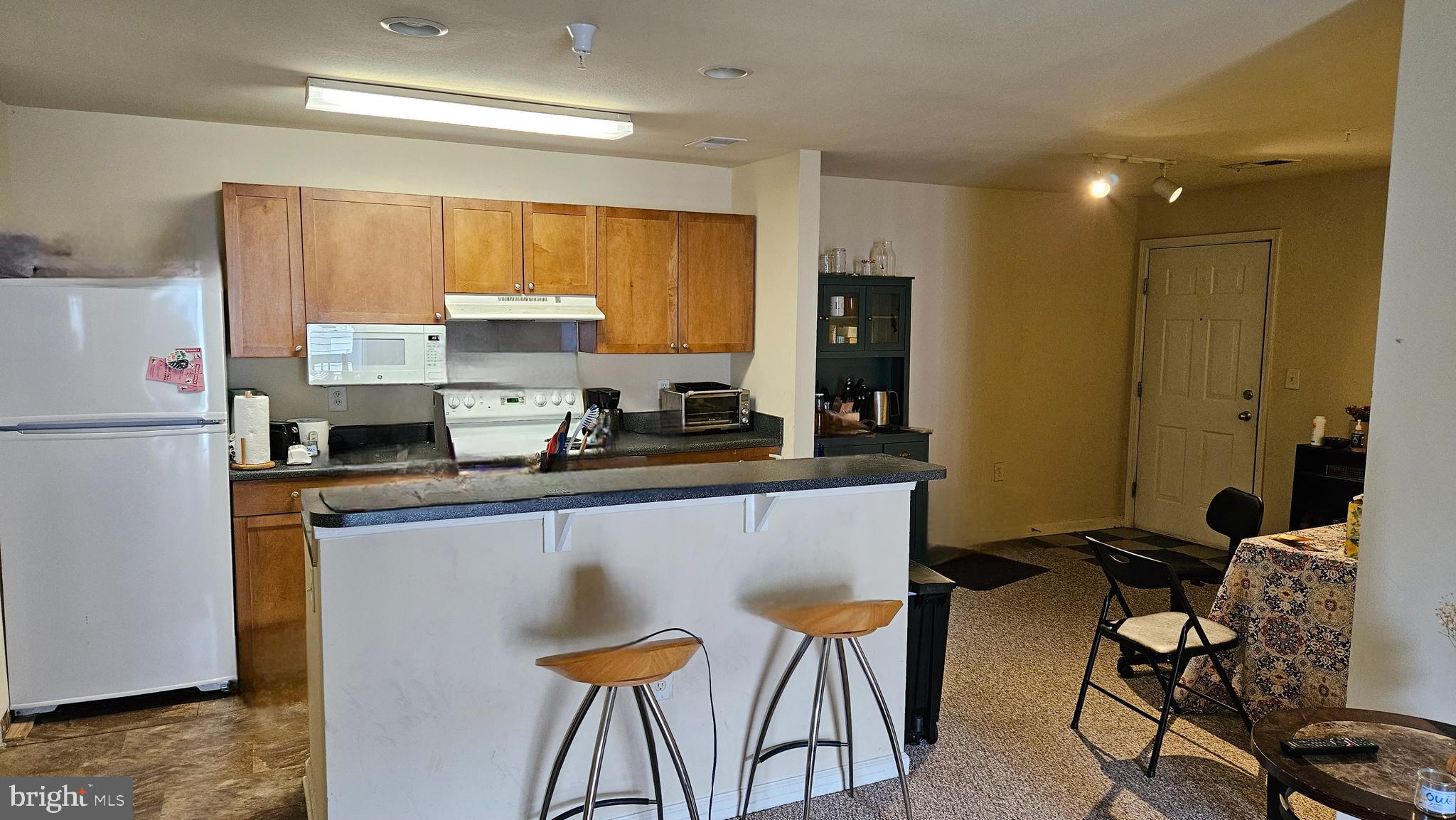 PARKSIDE AT EAGLE'S LANDING - Residential