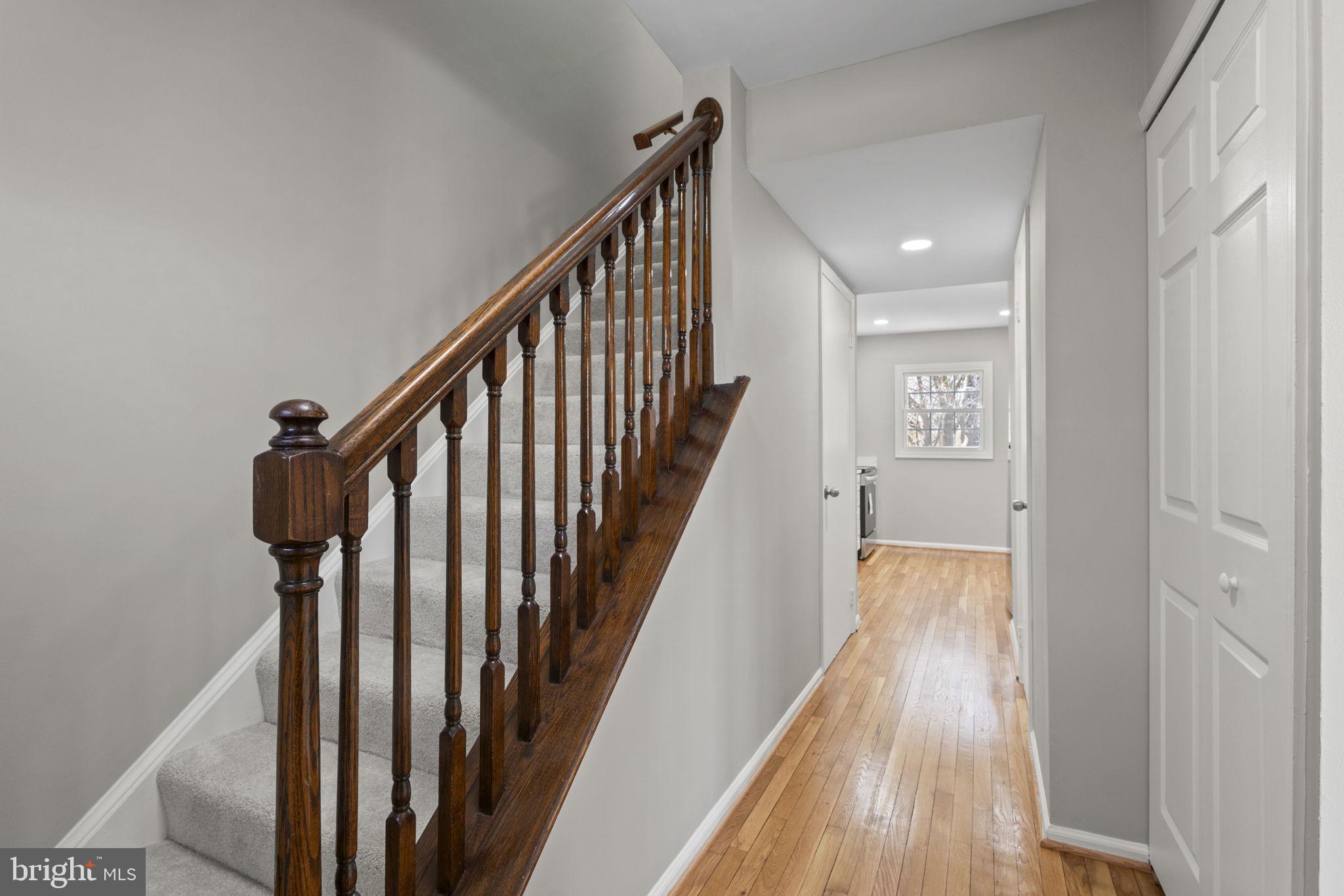 941 SHERWOOD COURT