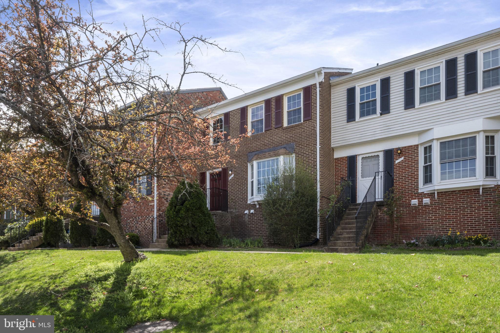 941 SHERWOOD COURT
