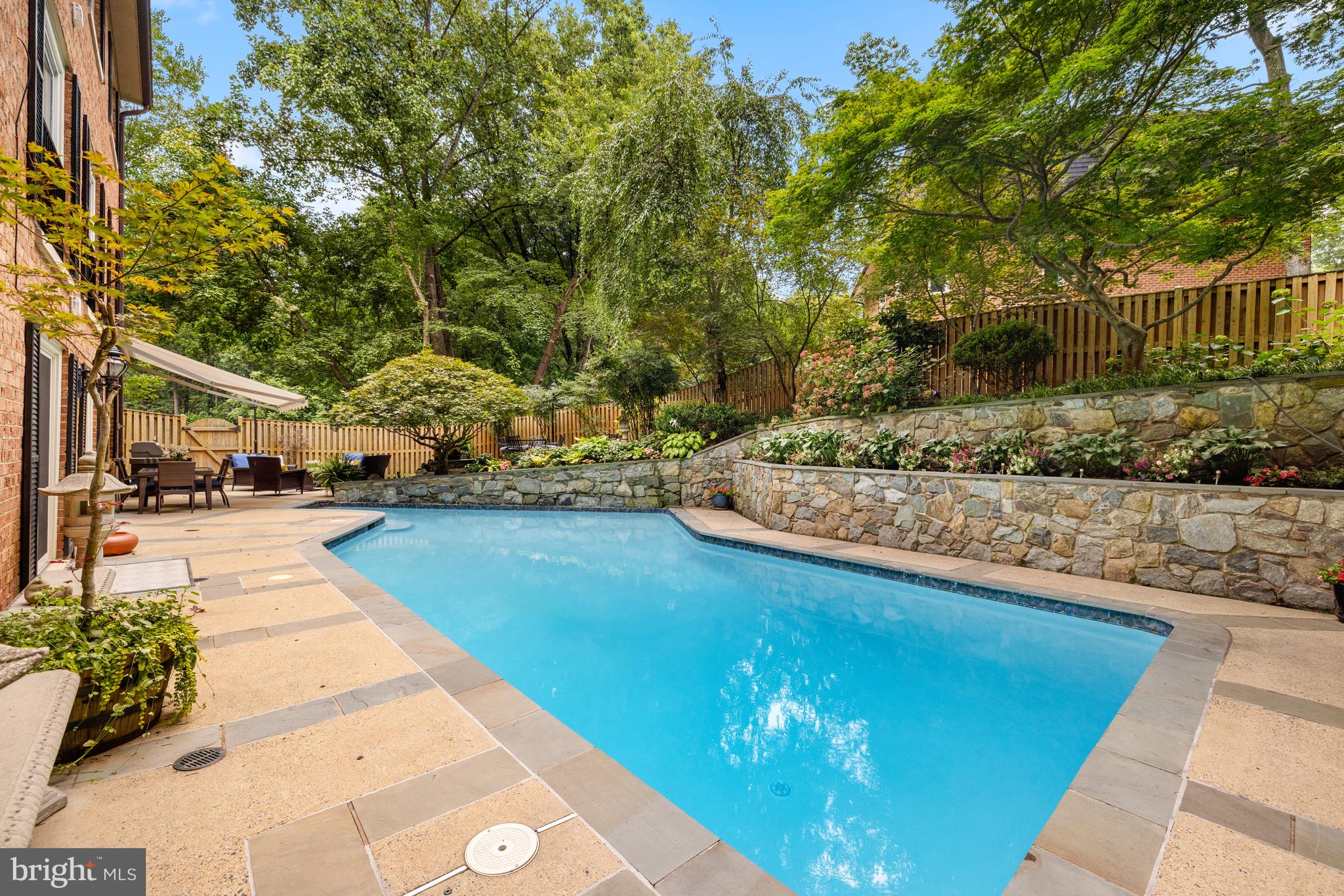 MERRYWOOD ON THE POTOMAC - Residential