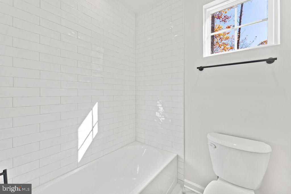 LAKE FOREST - Residential