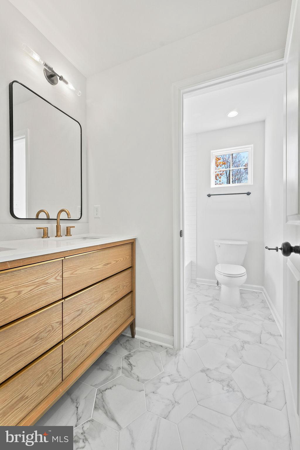 LAKE FOREST - Residential